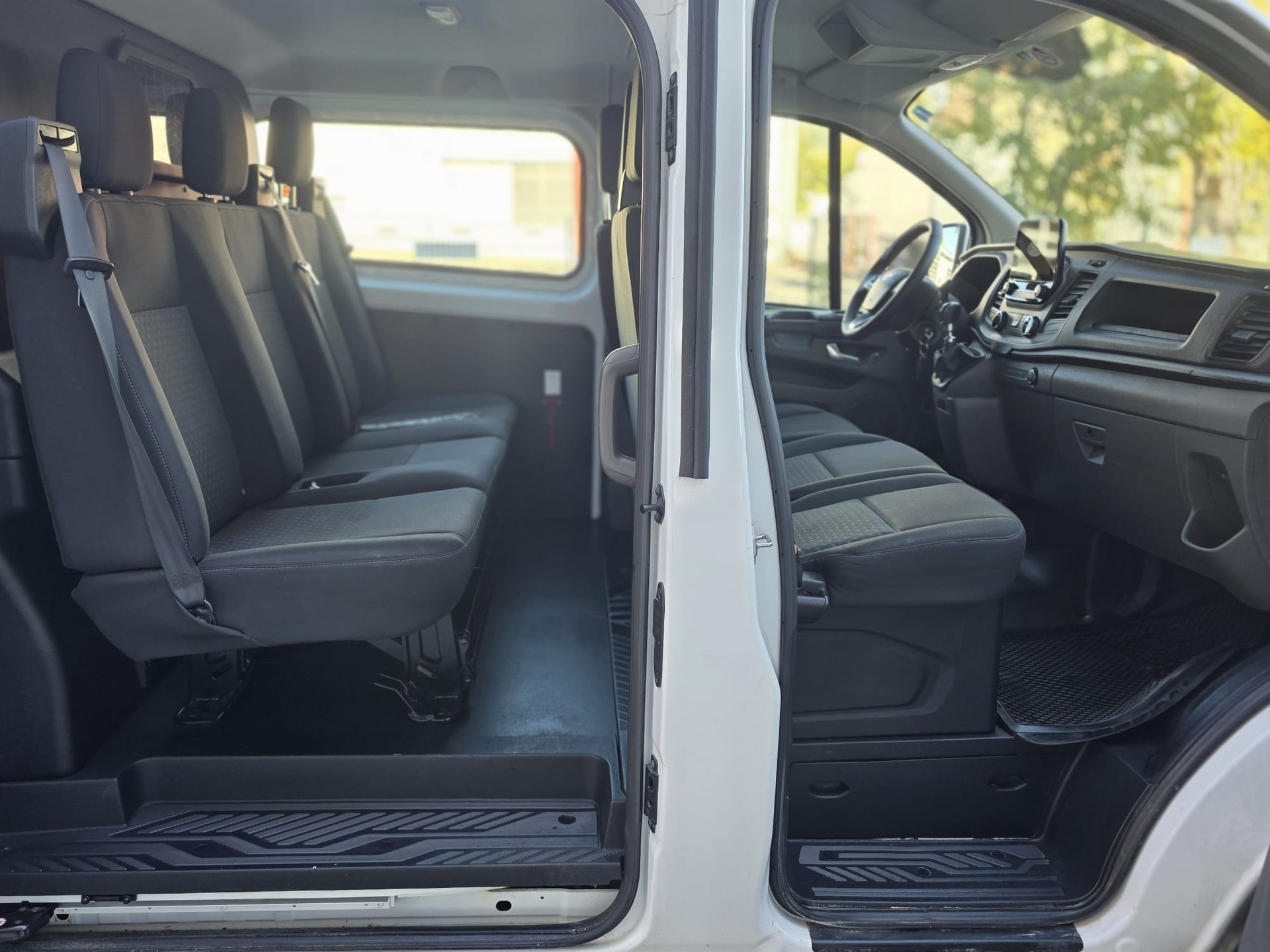 FORD Transit Custom Van 300 L2H1 DK Trend-image-11
