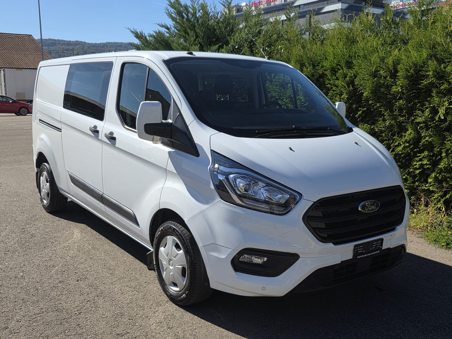 FORD Transit Custom Van 300 L2H1 DK Trend-image-1