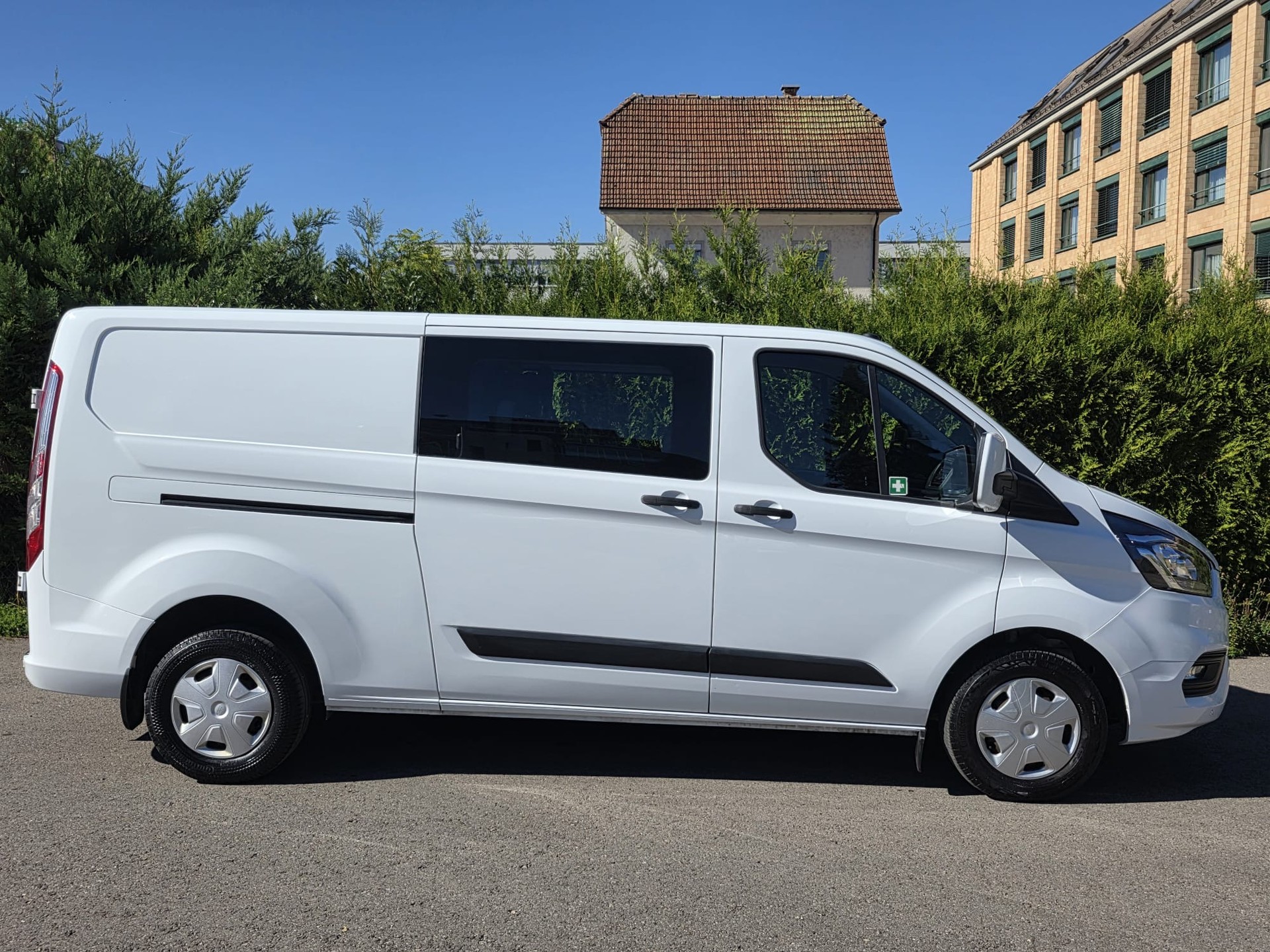FORD Transit Custom Van 300 L2H1 DK Trend-image-2