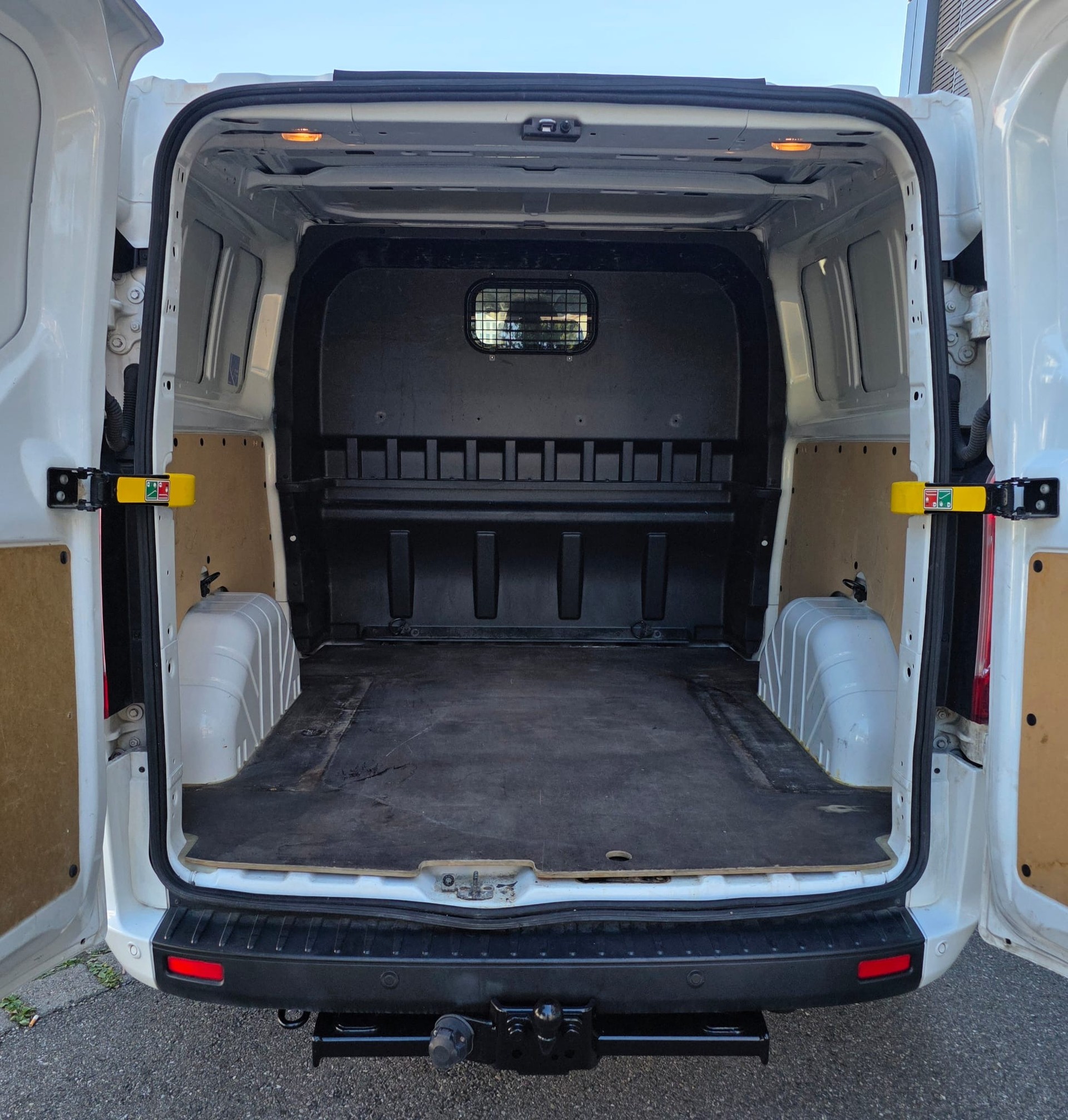 FORD Transit Custom Van 300 L2H1 DK Trend-image-6