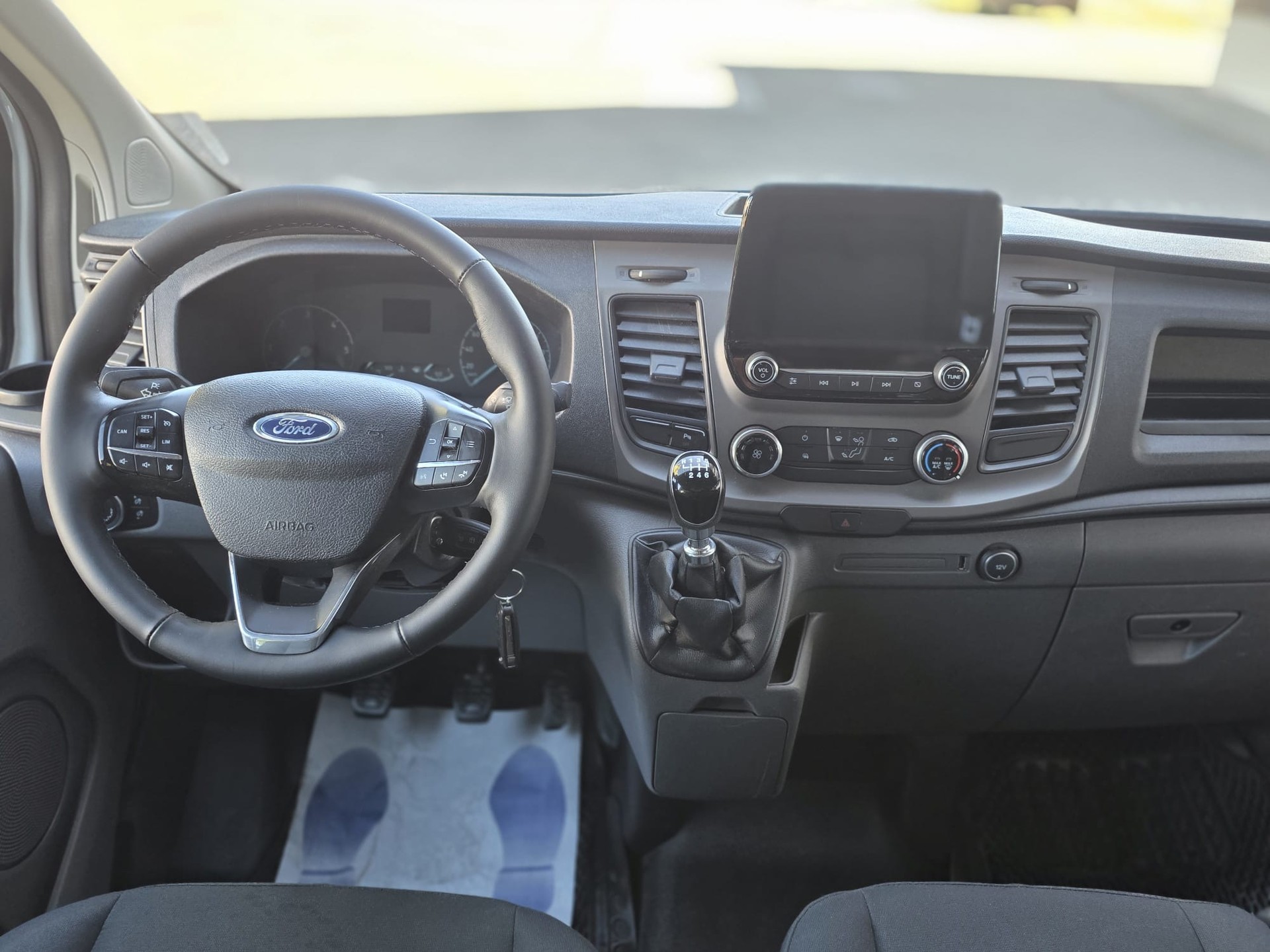 FORD Transit Custom Van 300 L2H1 DK Trend-image-7