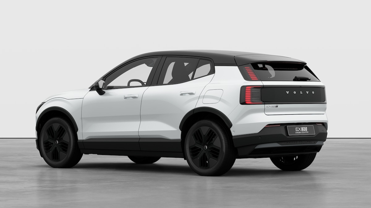 VOLVO EX30 CC P8 Ultra AWD-image-1