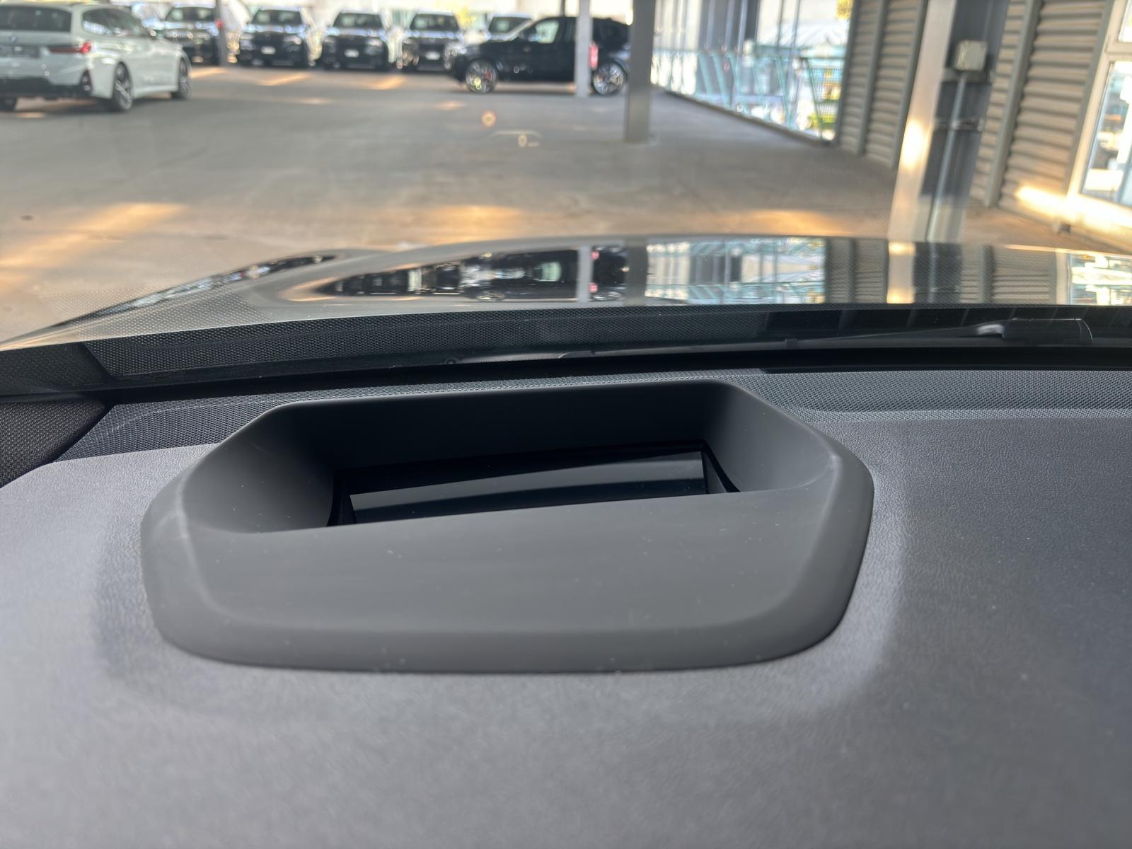 BMW 640i xDrive Gran Turismo-image-21