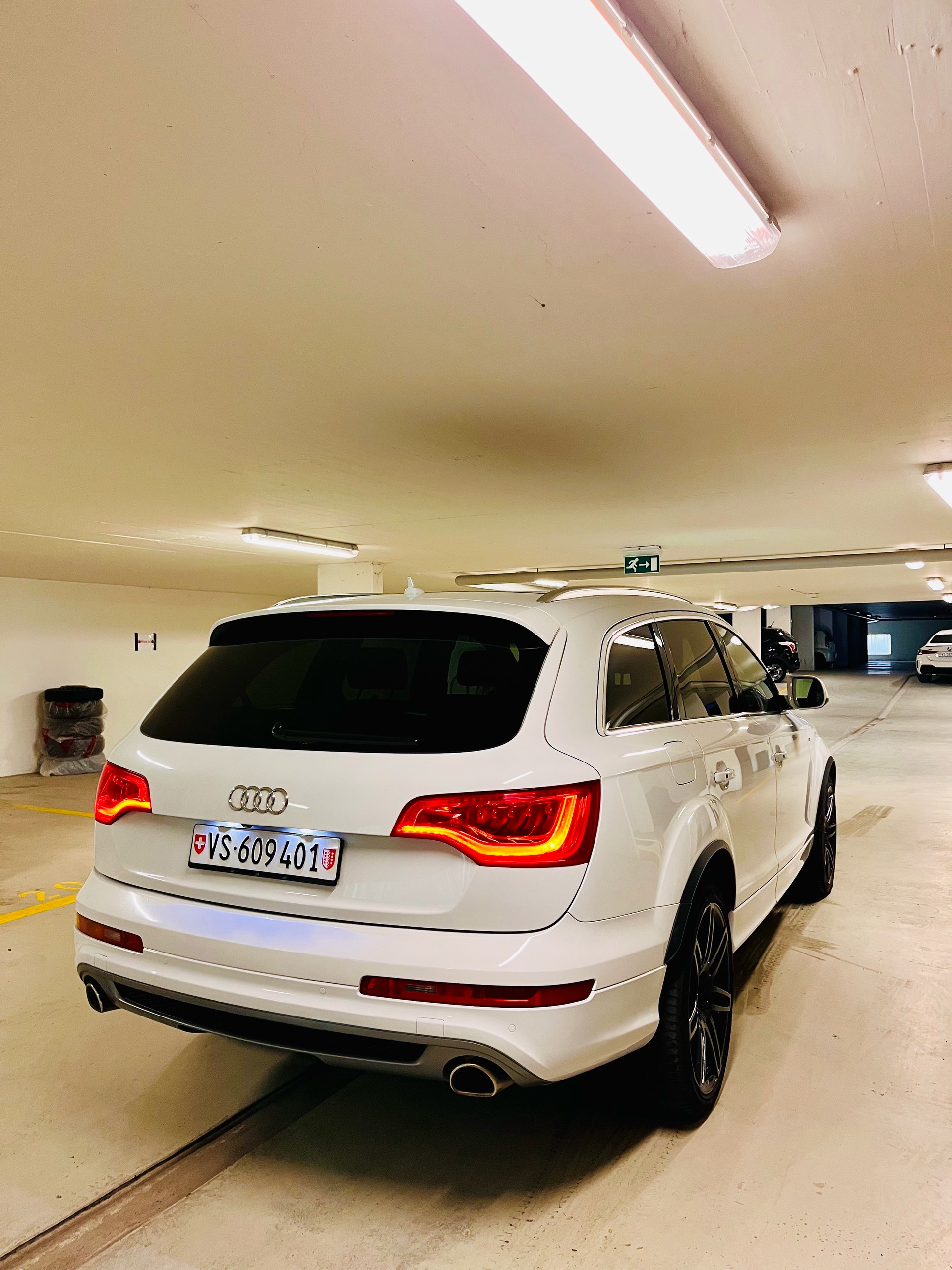 AUDI 4.2 V8 TDI quattro T-Tronic-image-3