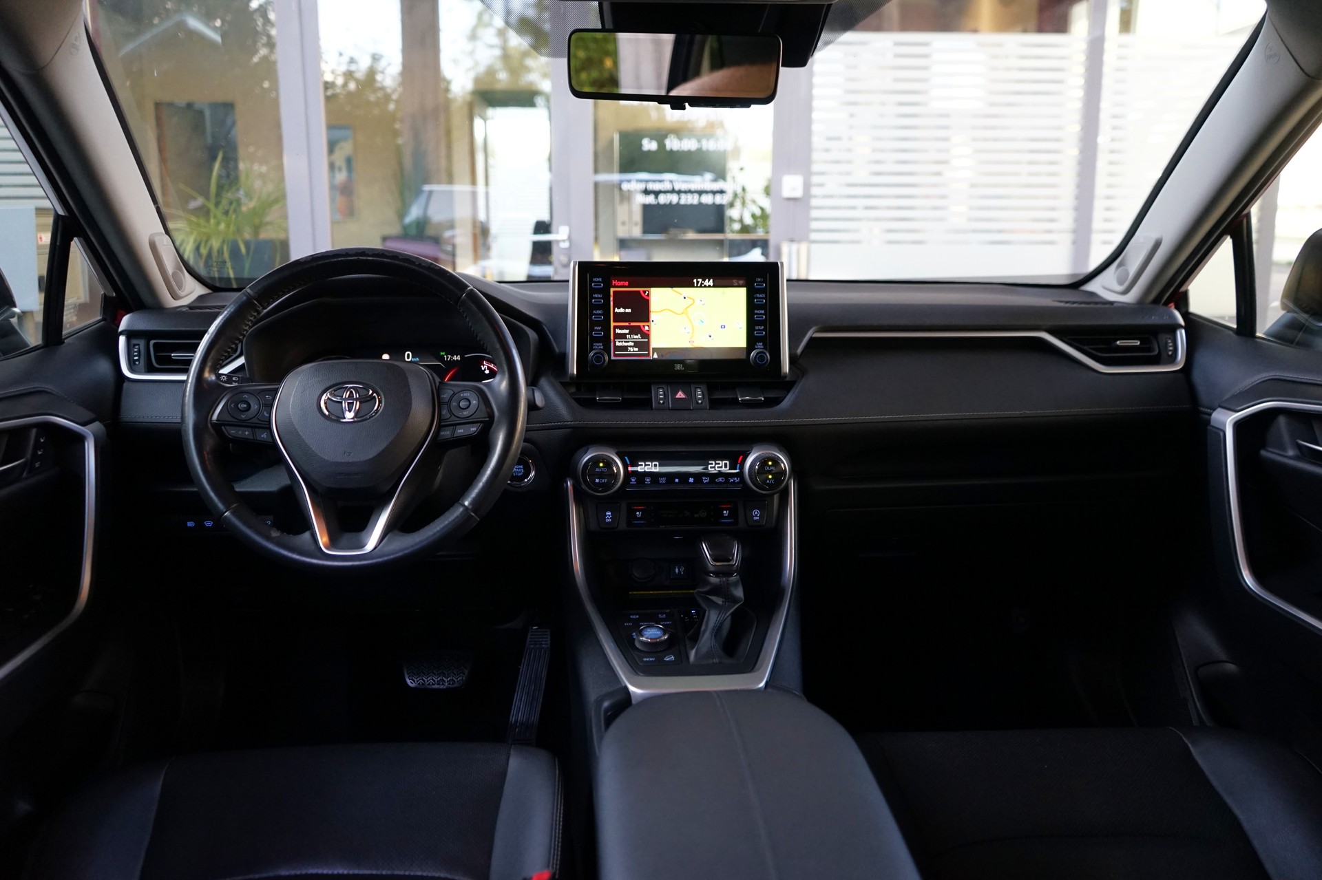 TOYOTA RAV-4 2.0 Premium Multidrive S 4WD-image-4