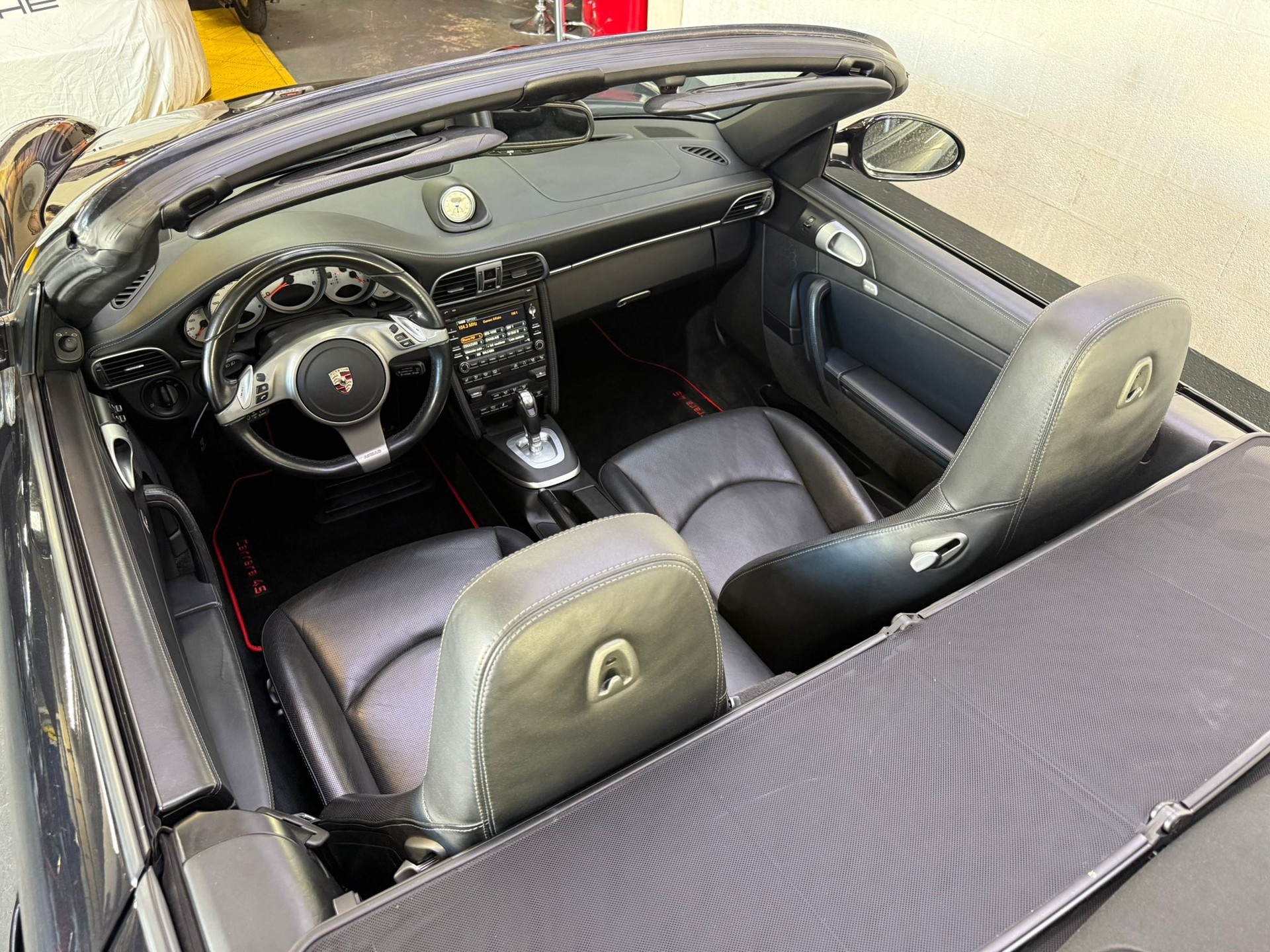 PORSCHE 911 Cabrio Carrera 4S PDK-image-5
