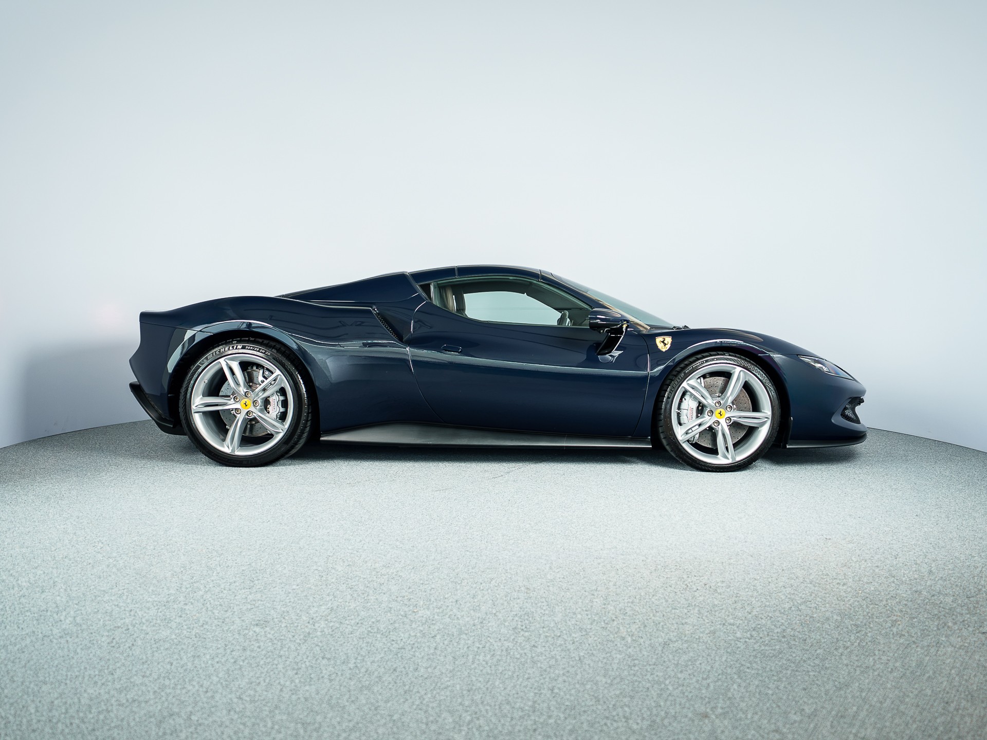 FERRARI 296 GTS-image-3