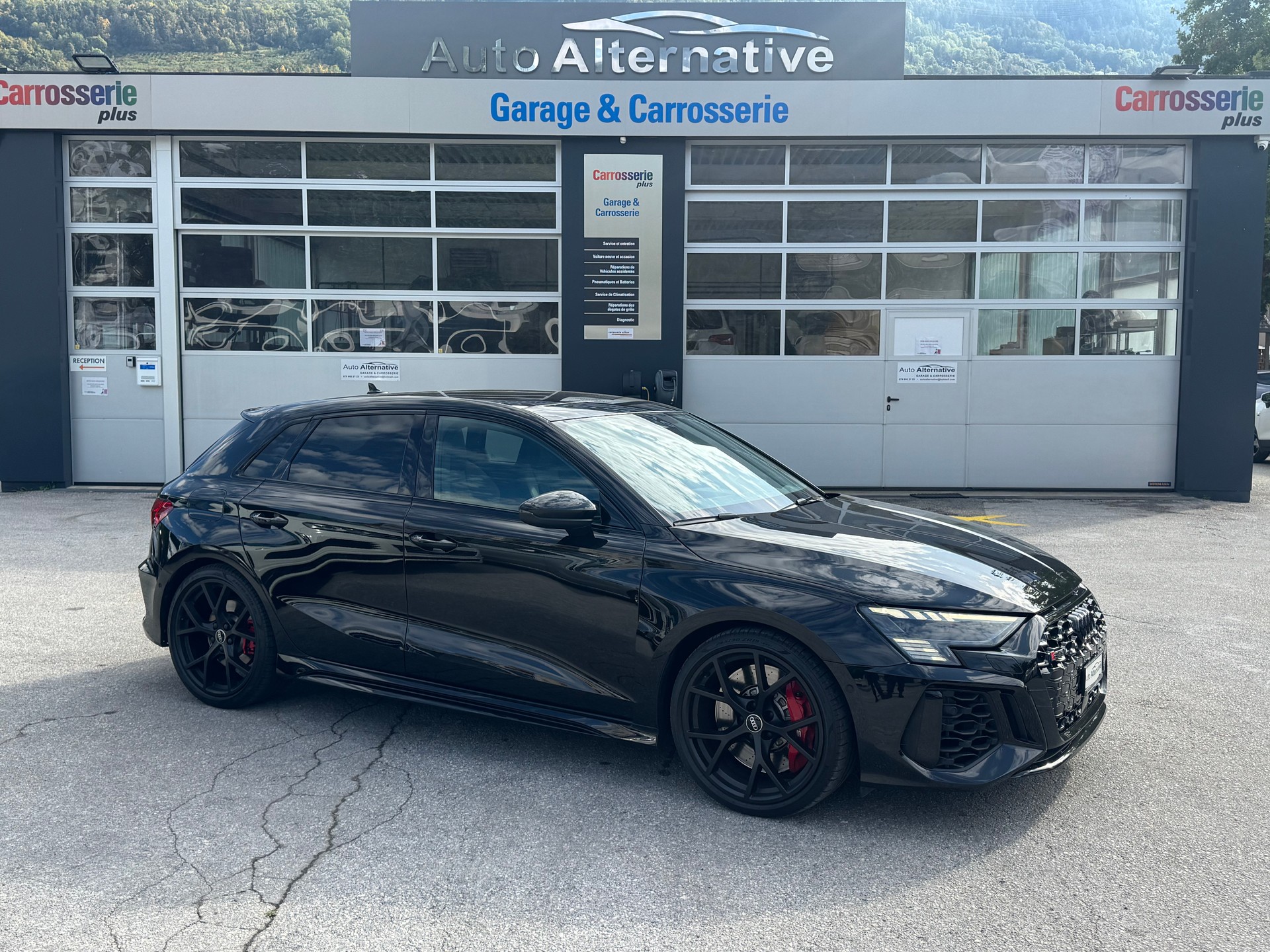 AUDI RS3 Sportback 2.5 TSI quattro S-tronic-image-0