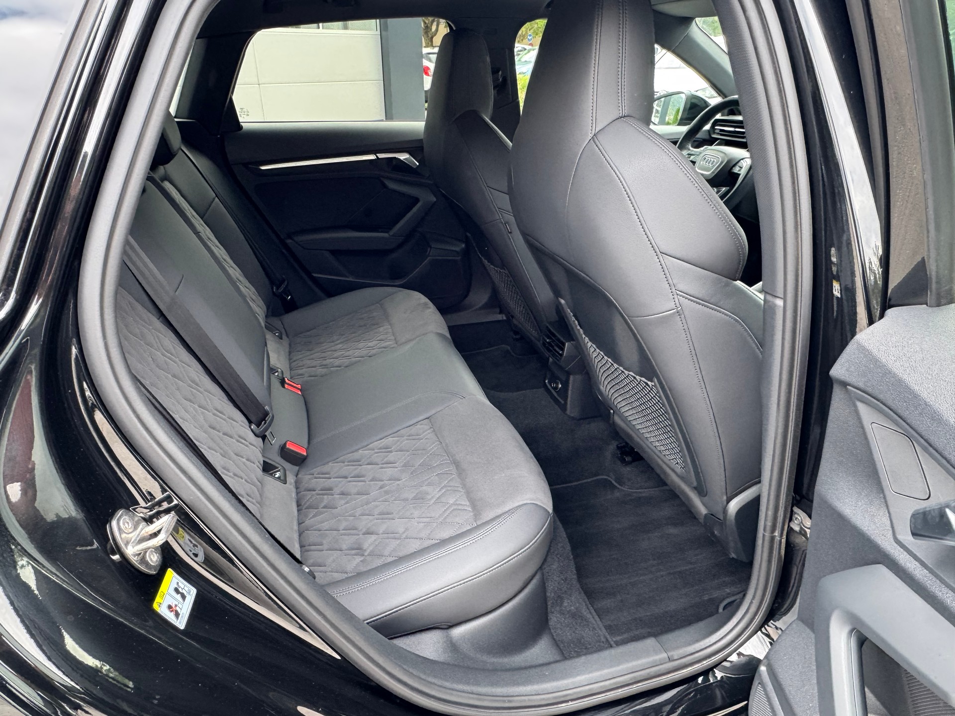 AUDI RS3 Sportback 2.5 TSI quattro S-tronic-image-27