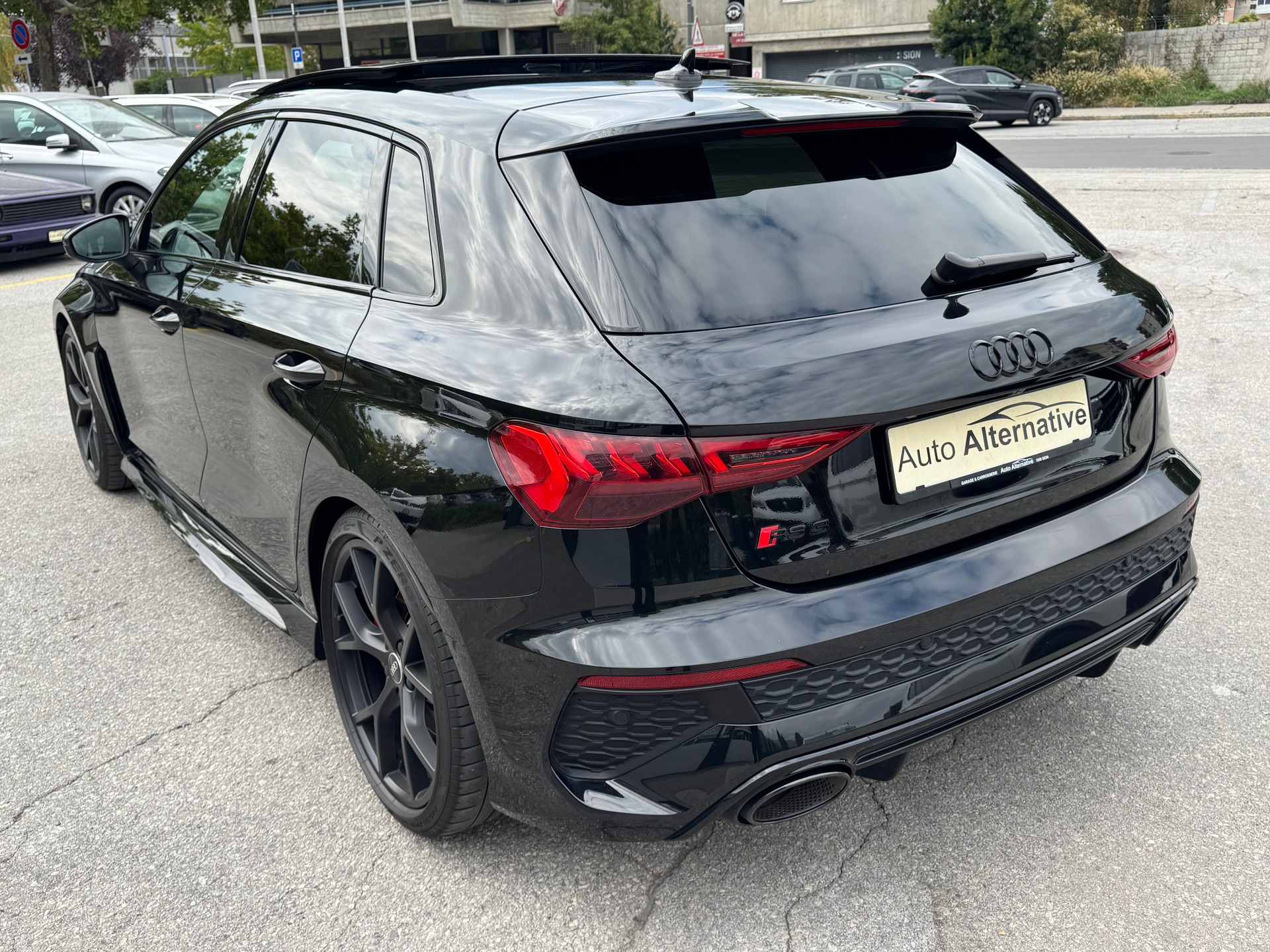 AUDI RS3 Sportback 2.5 TSI quattro S-tronic-image-29