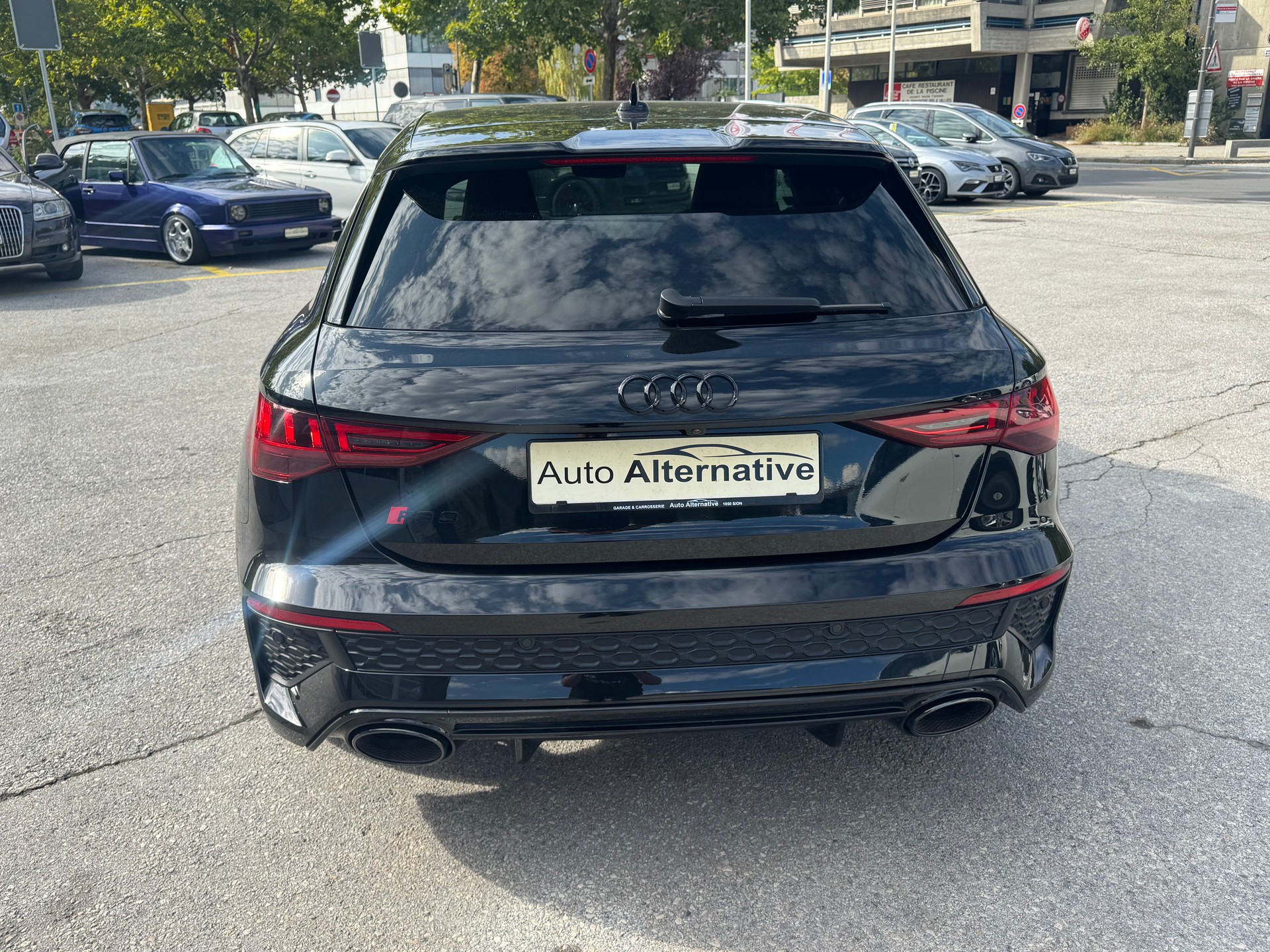 AUDI RS3 Sportback 2.5 TSI quattro S-tronic-image-4