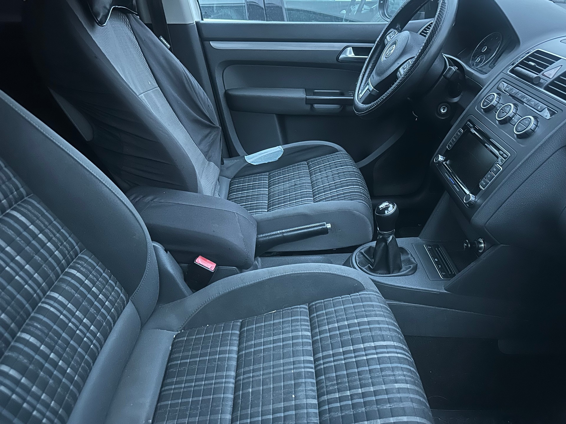 VW Touran 1.4 TSI Cup-image-2