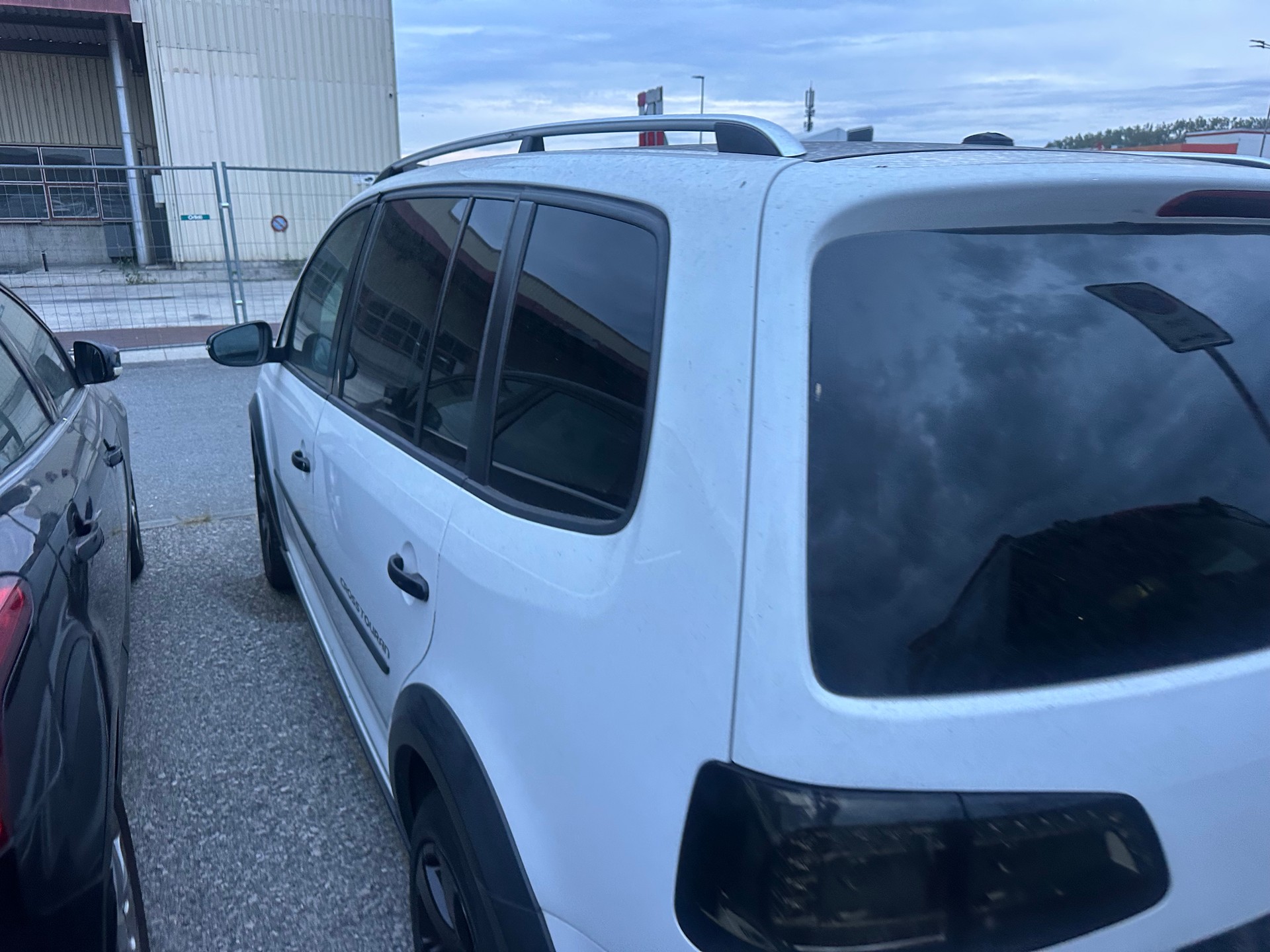 VW Touran 1.4 TSI Cup-image-12
