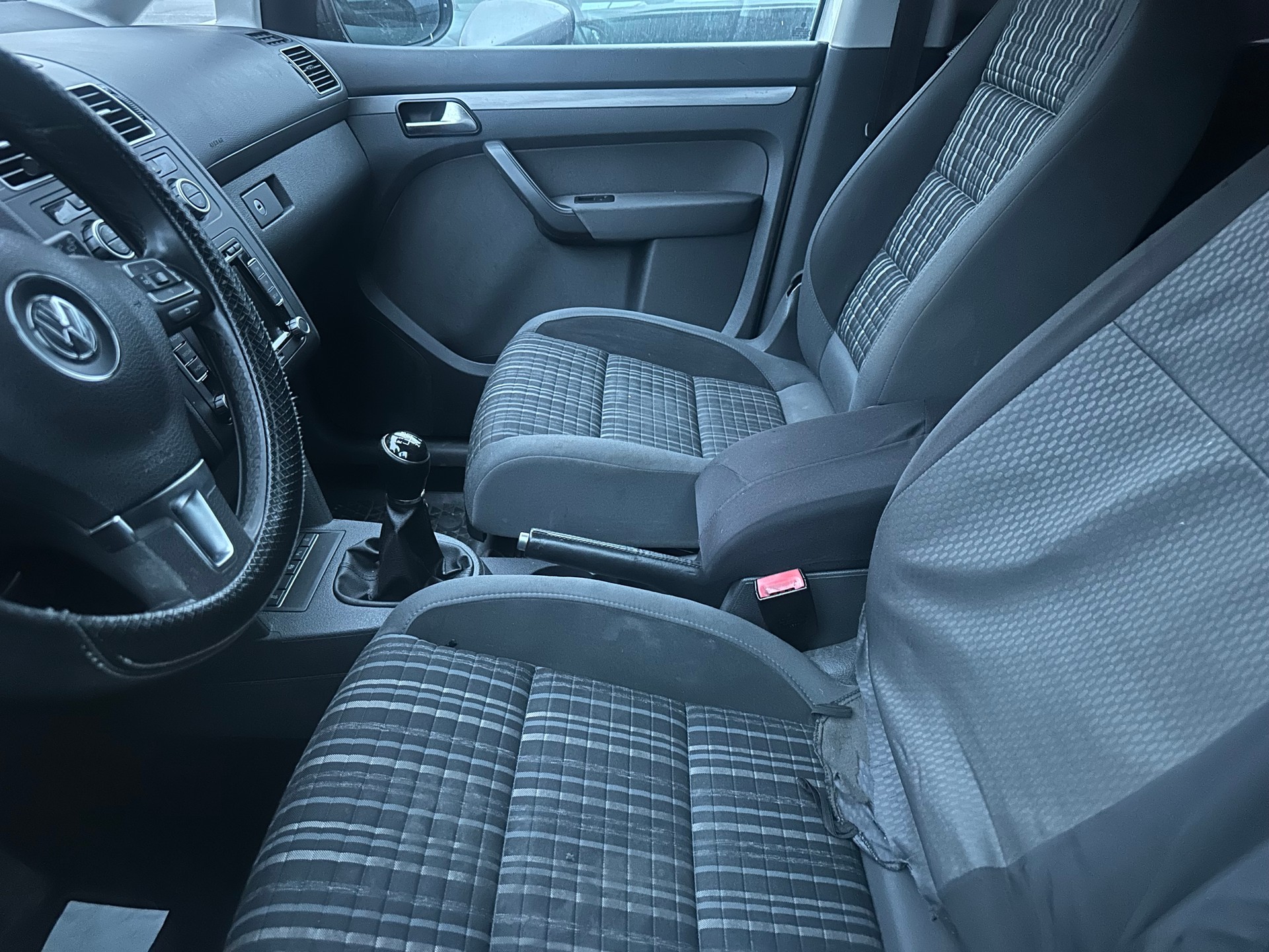 VW Touran 1.4 TSI Cup-image-5