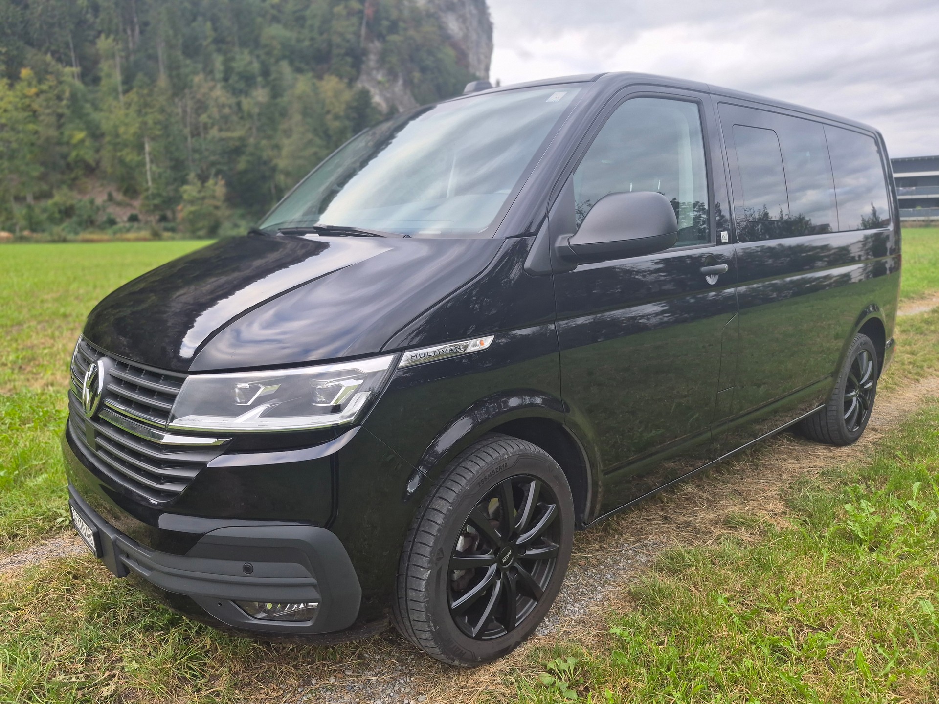 VW VW T6.1 Multivan 2.0 TDI Trendline Liberty 4 Motion DSG-image-1