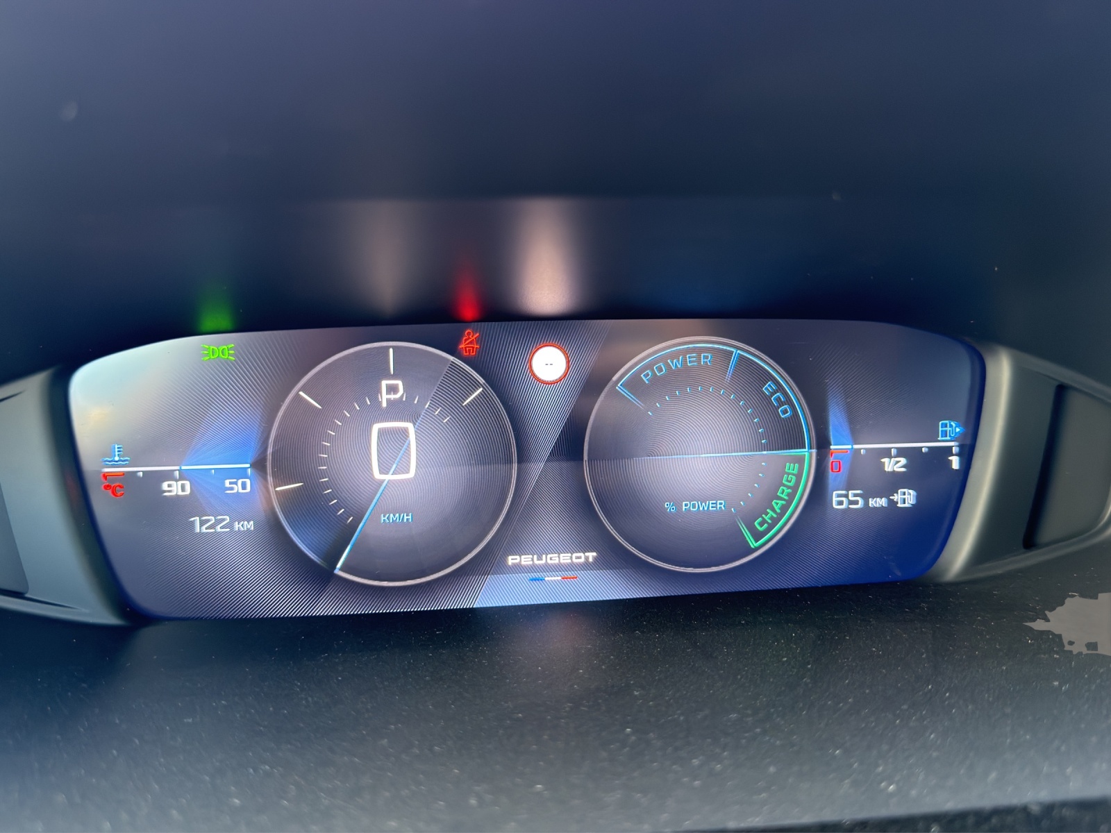PEUGEOT 308 SW 1.2 Hybrid Style-image-12