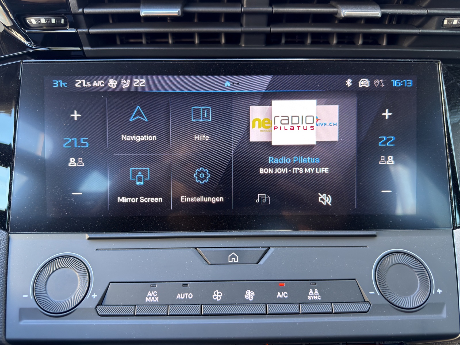 PEUGEOT 308 SW 1.2 Hybrid Style-image-4