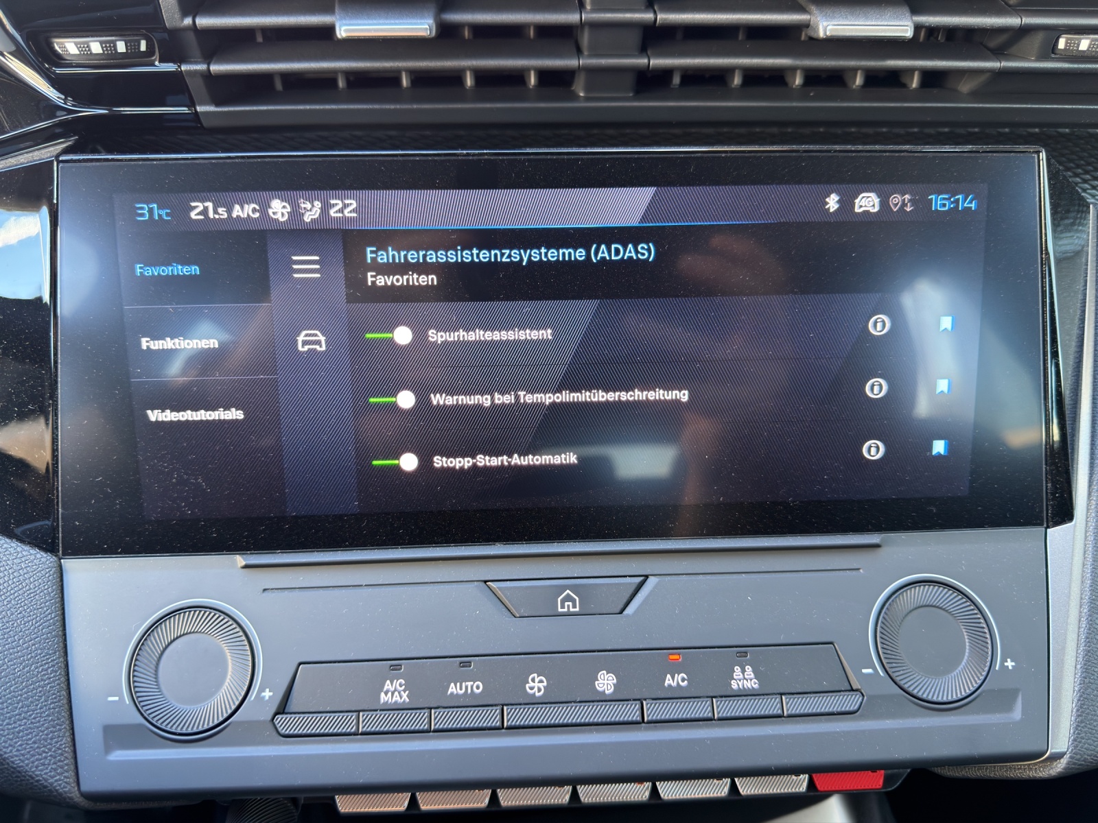 PEUGEOT 308 SW 1.2 Hybrid Style-image-10