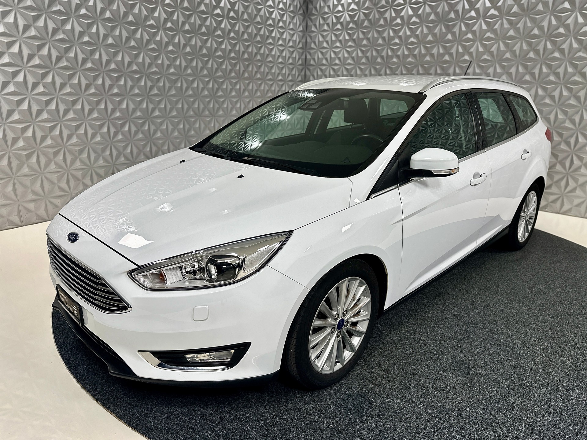 FORD Focus 1.5 SCTi Titanium Automatic-image-8