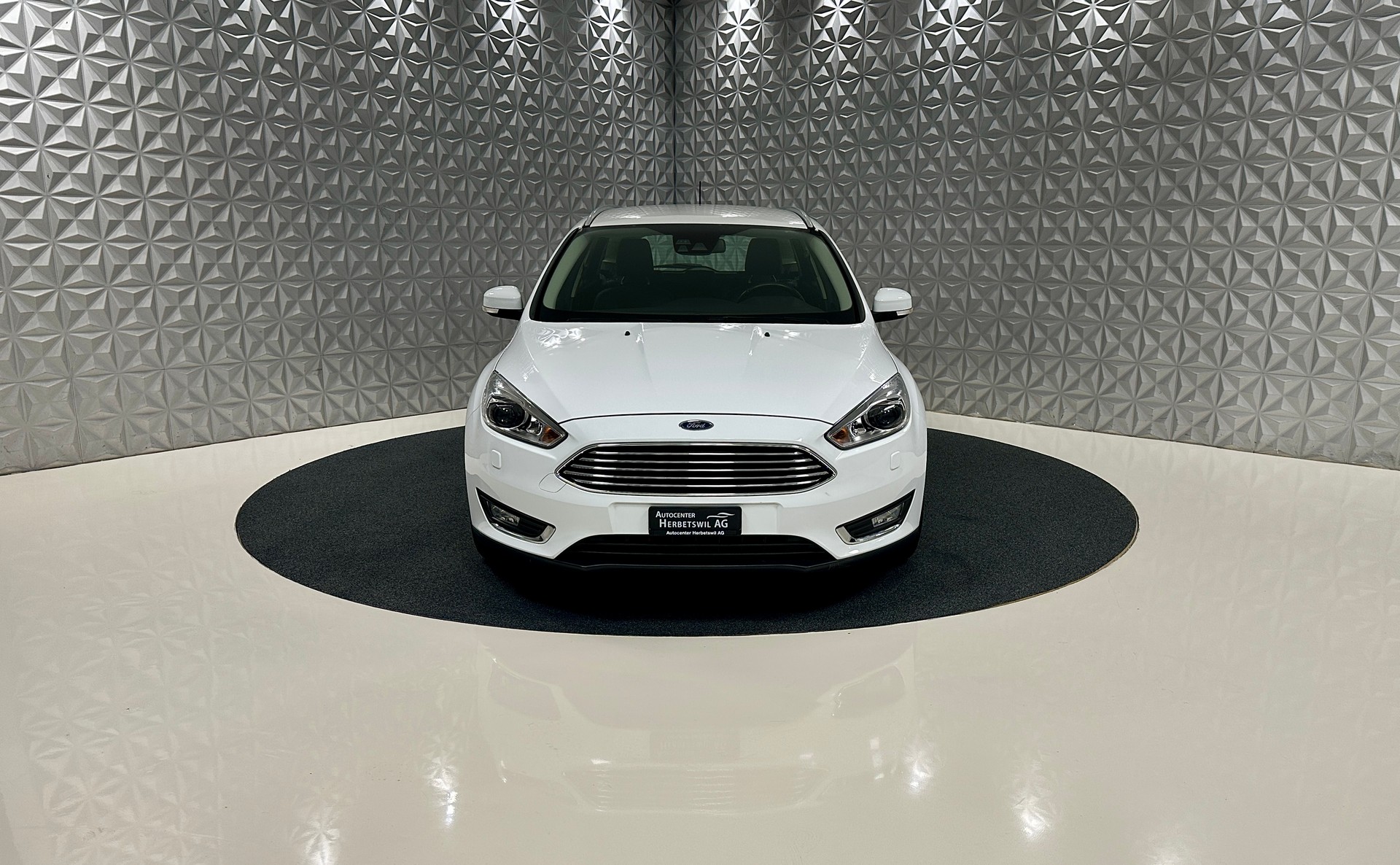 FORD Focus 1.5 SCTi Titanium Automatic-image-1