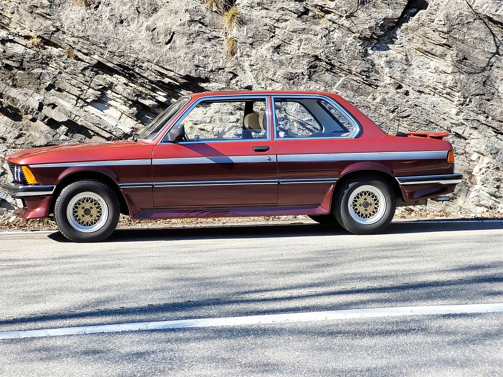 BMW 320-image-1
