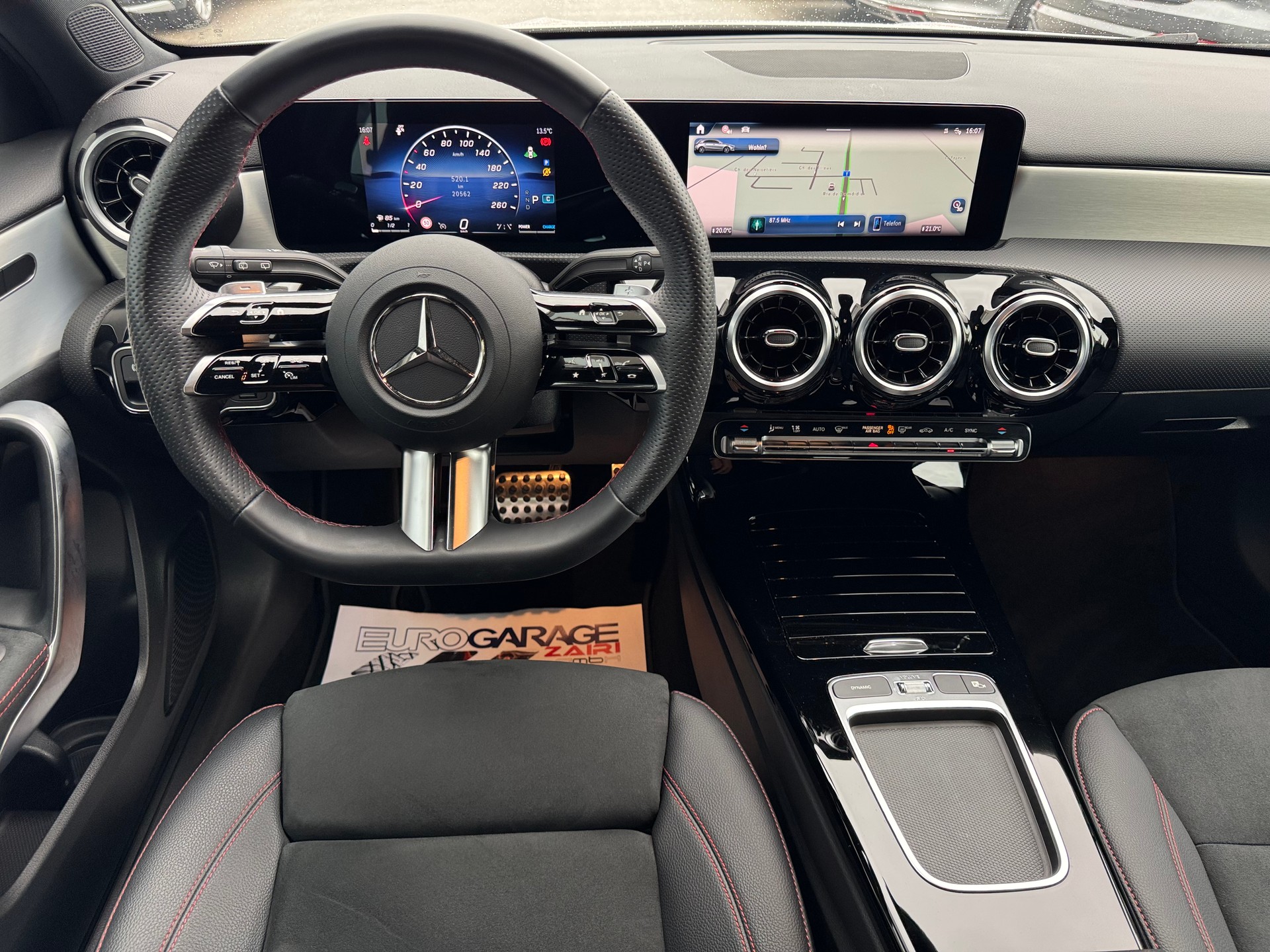 MERCEDES-BENZ A 200 AMG Line Night Star 7G-DCT-image-3