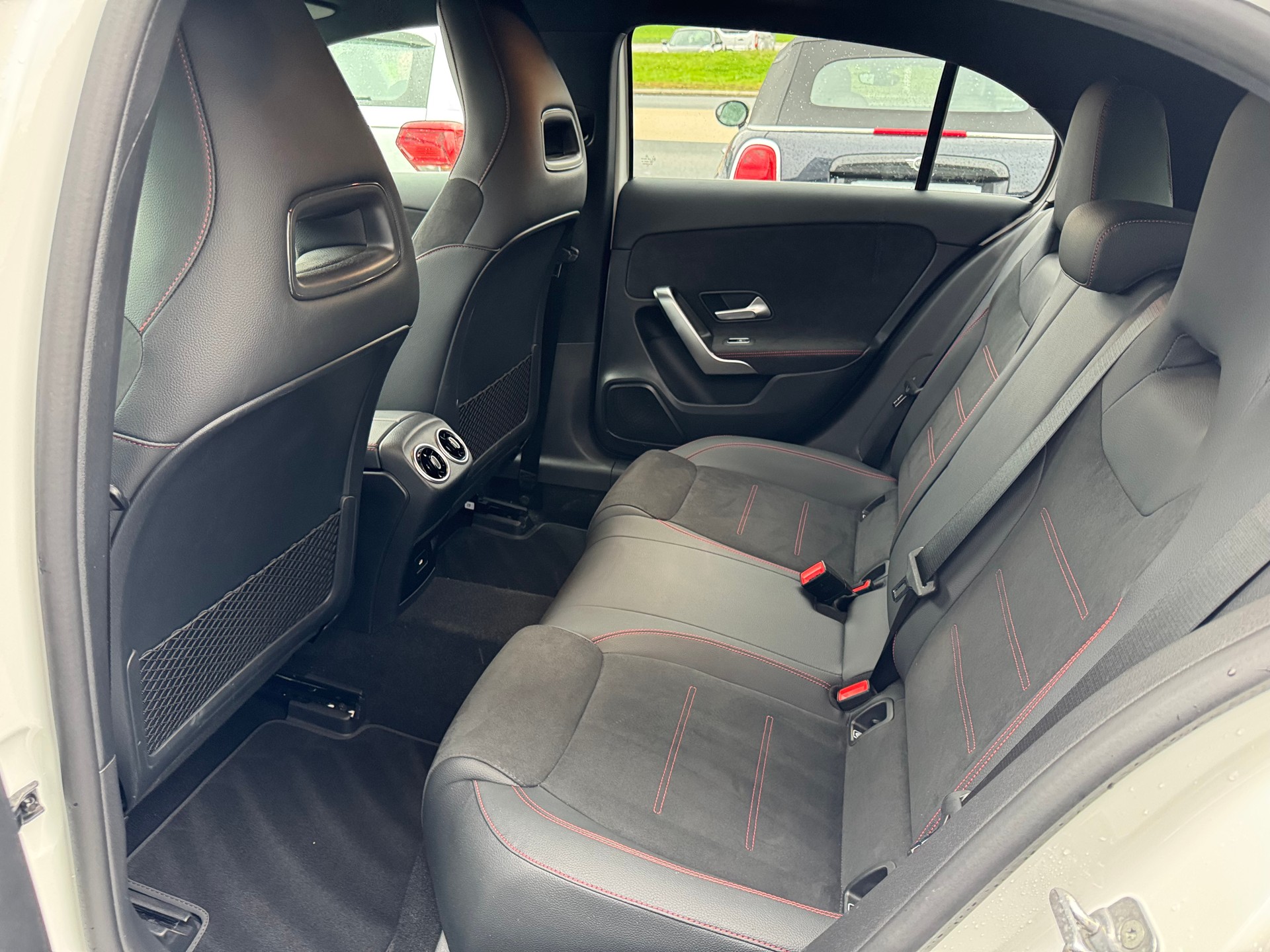 MERCEDES-BENZ A 200 AMG Line Night Star 7G-DCT-image-6