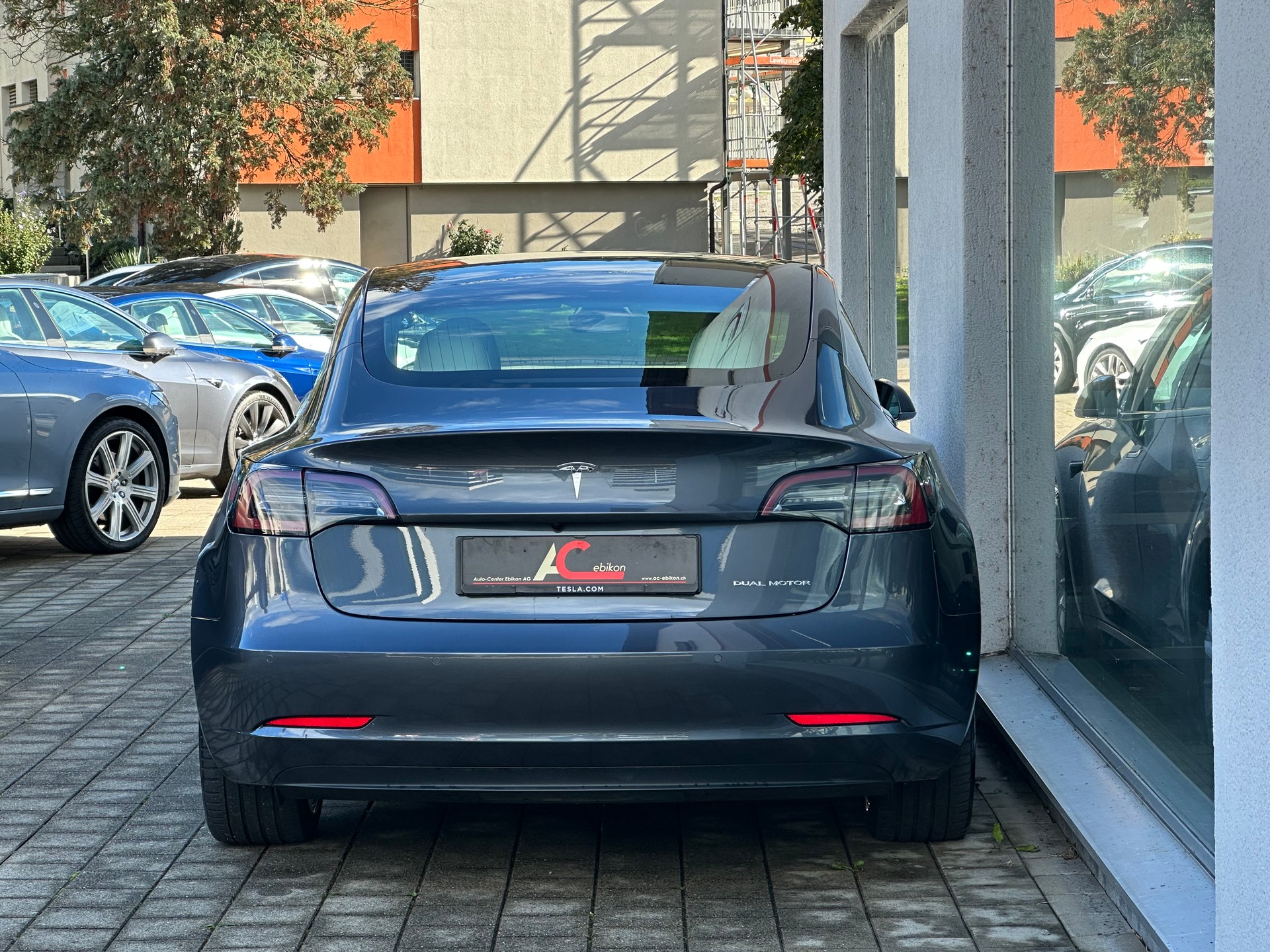 TESLA Model 3 Long Range Dual Motor AWD-image-4