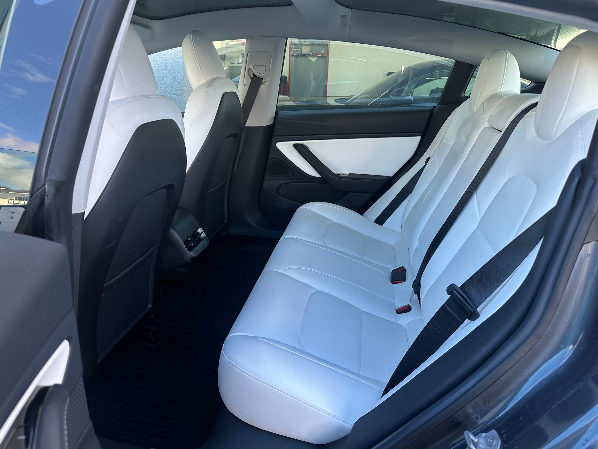 TESLA Model 3 Long Range Dual Motor AWD-image-6