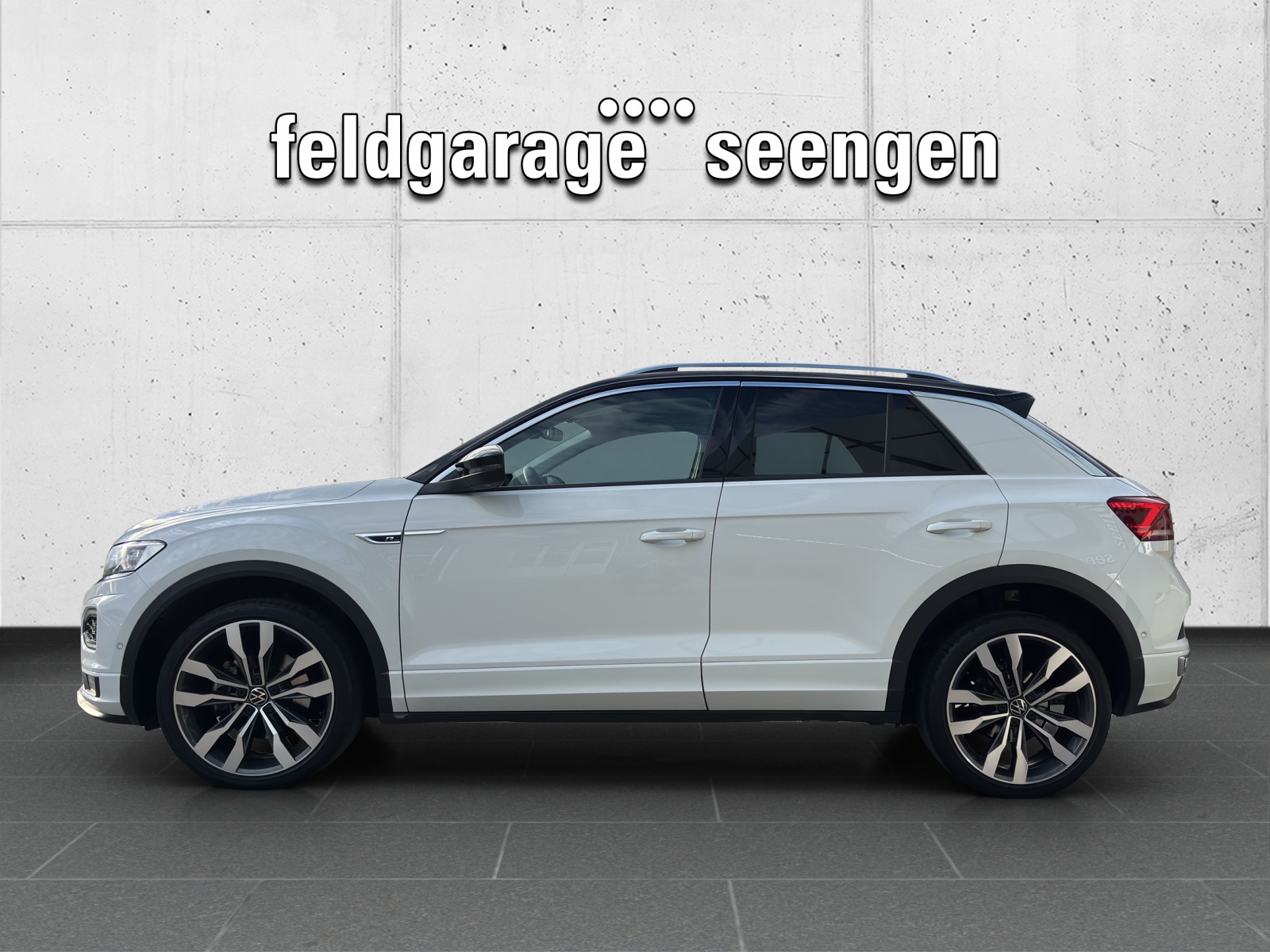 VW T-Roc 1.5 TSI EVO Sport R-Line DSG mit AHK, Rückfahrkamera & Winterräder-showroom-element-1
