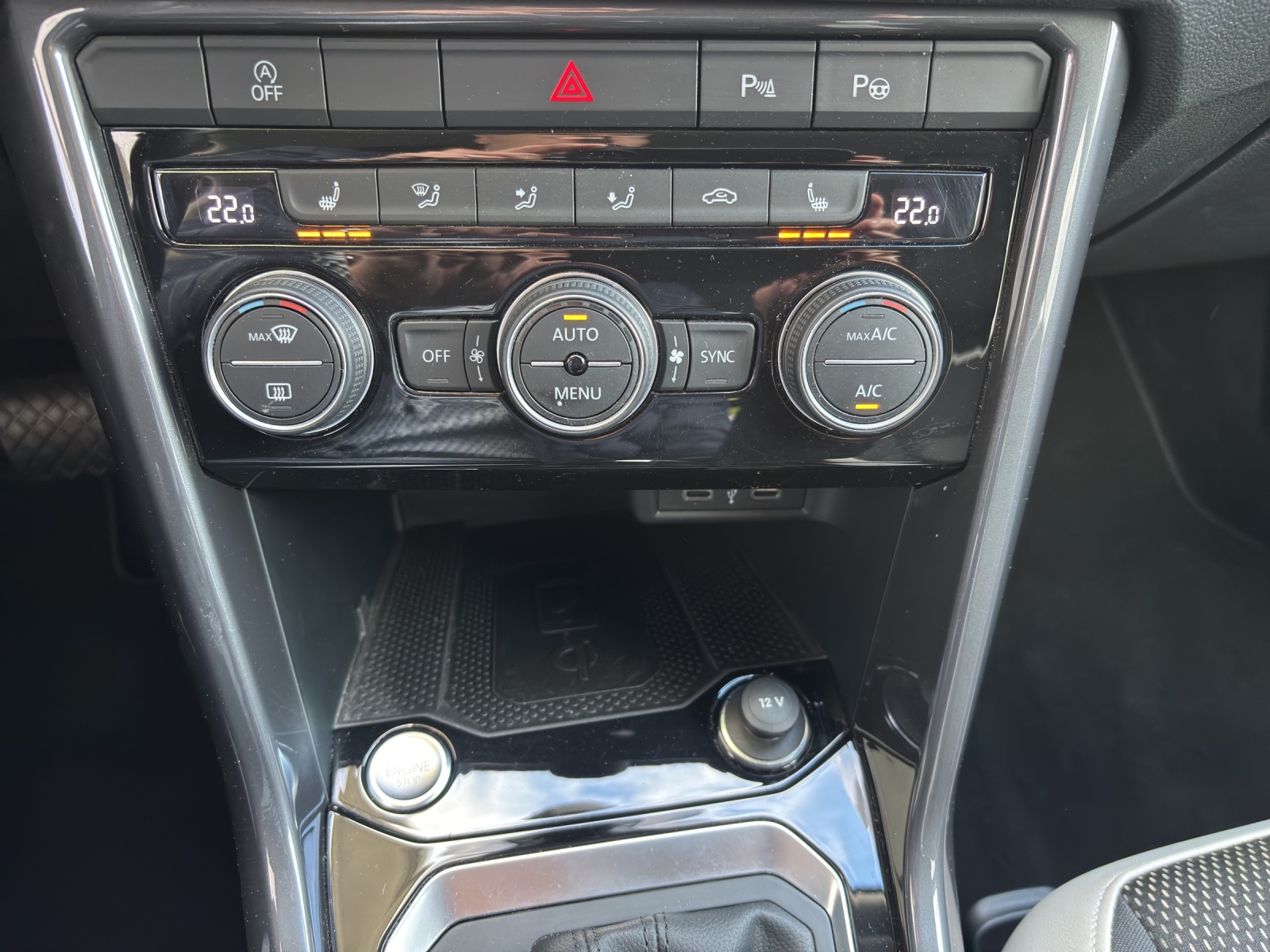 VW T-Roc 1.5 TSI EVO Sport R-Line DSG mit AHK, Rückfahrkamera & Winterräder-image-16