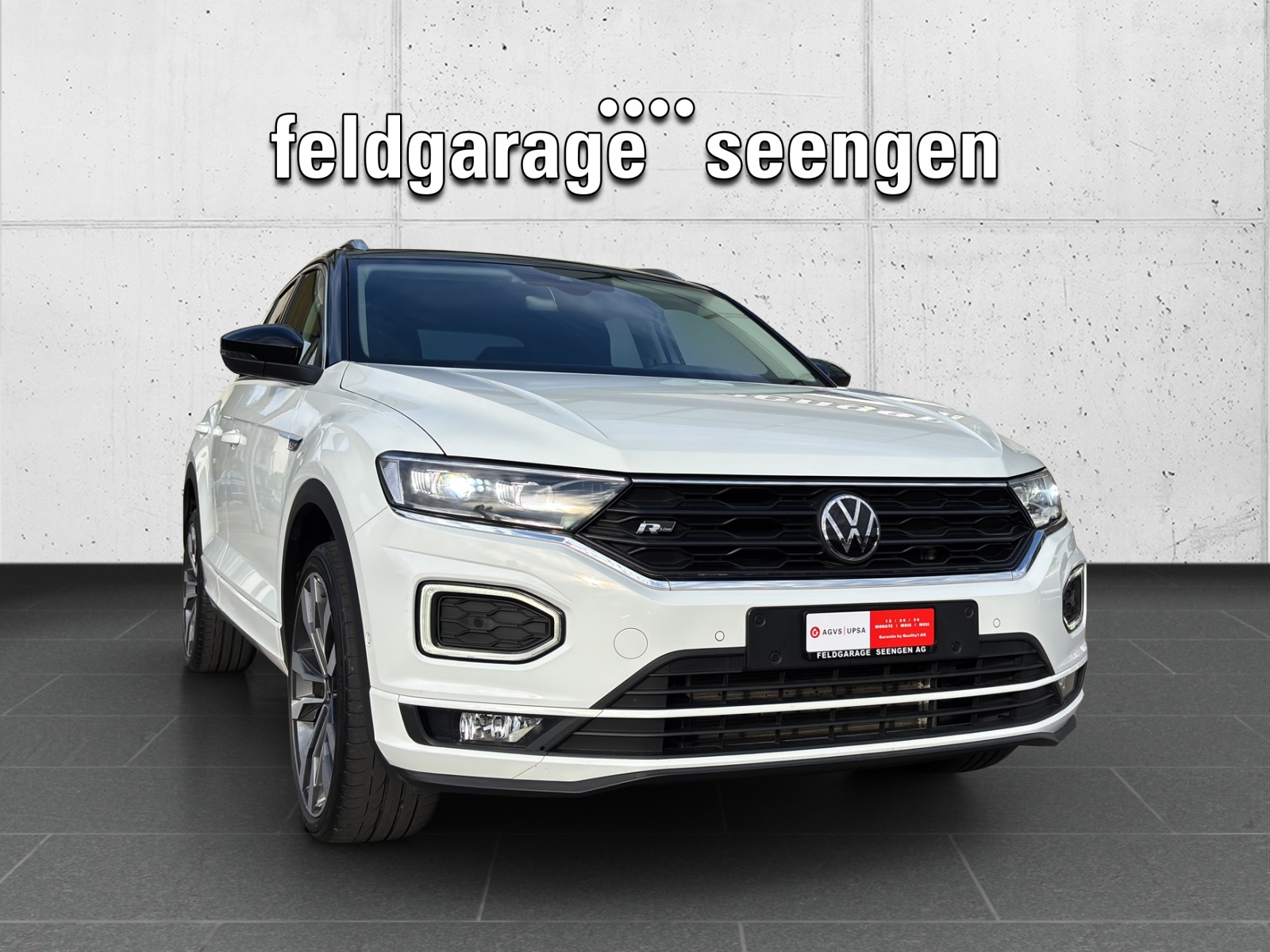 VW T-Roc 1.5 TSI EVO Sport R-Line DSG mit AHK, Rückfahrkamera & Winterräder-showroom-element-2