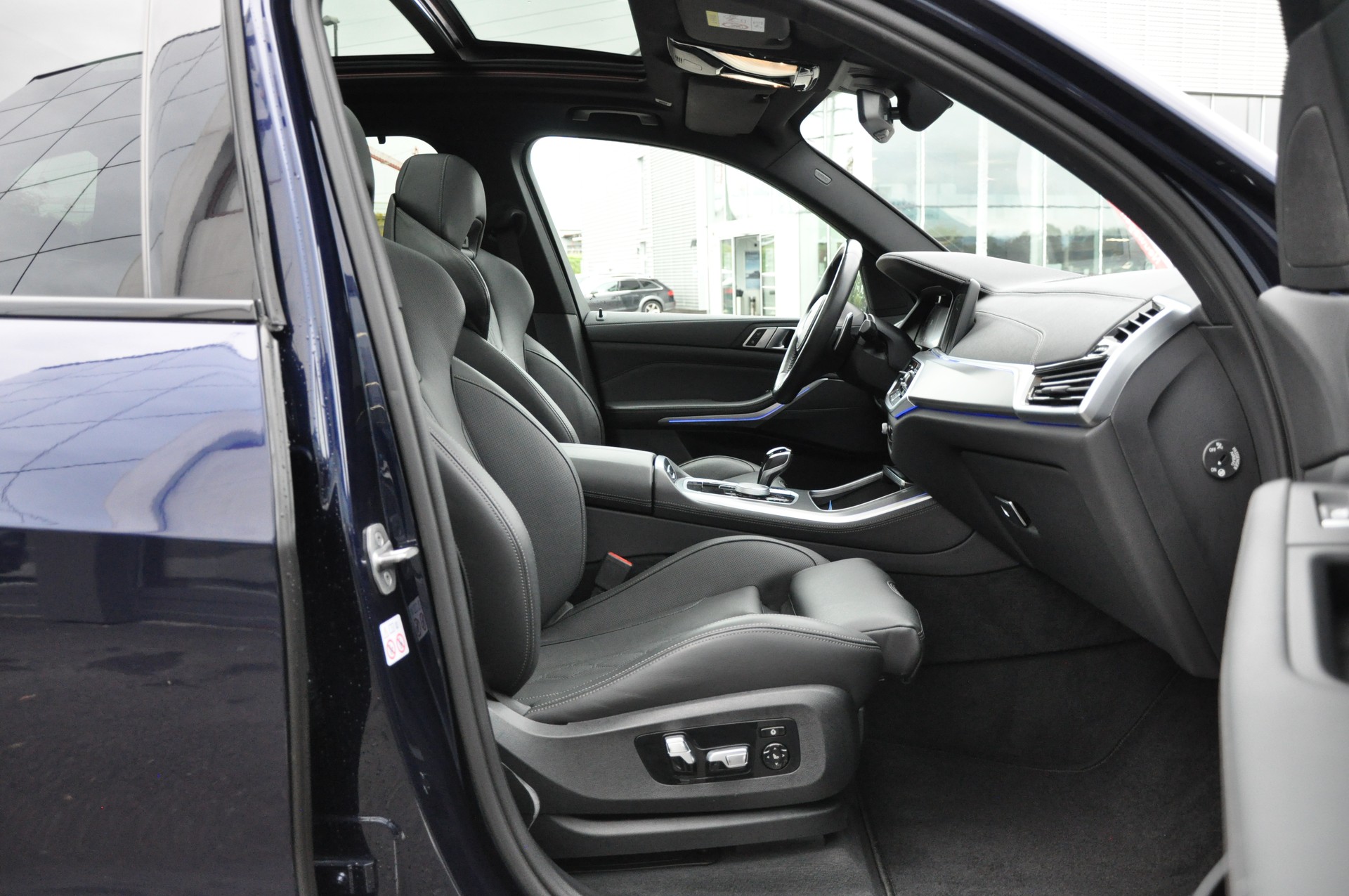 BMW X5 xDrive 48V 30d M Sport Steptronic-image-12