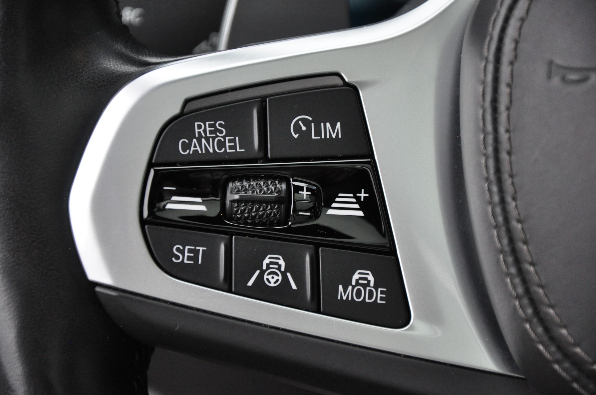 BMW X5 xDrive 48V 30d M Sport Steptronic-image-29
