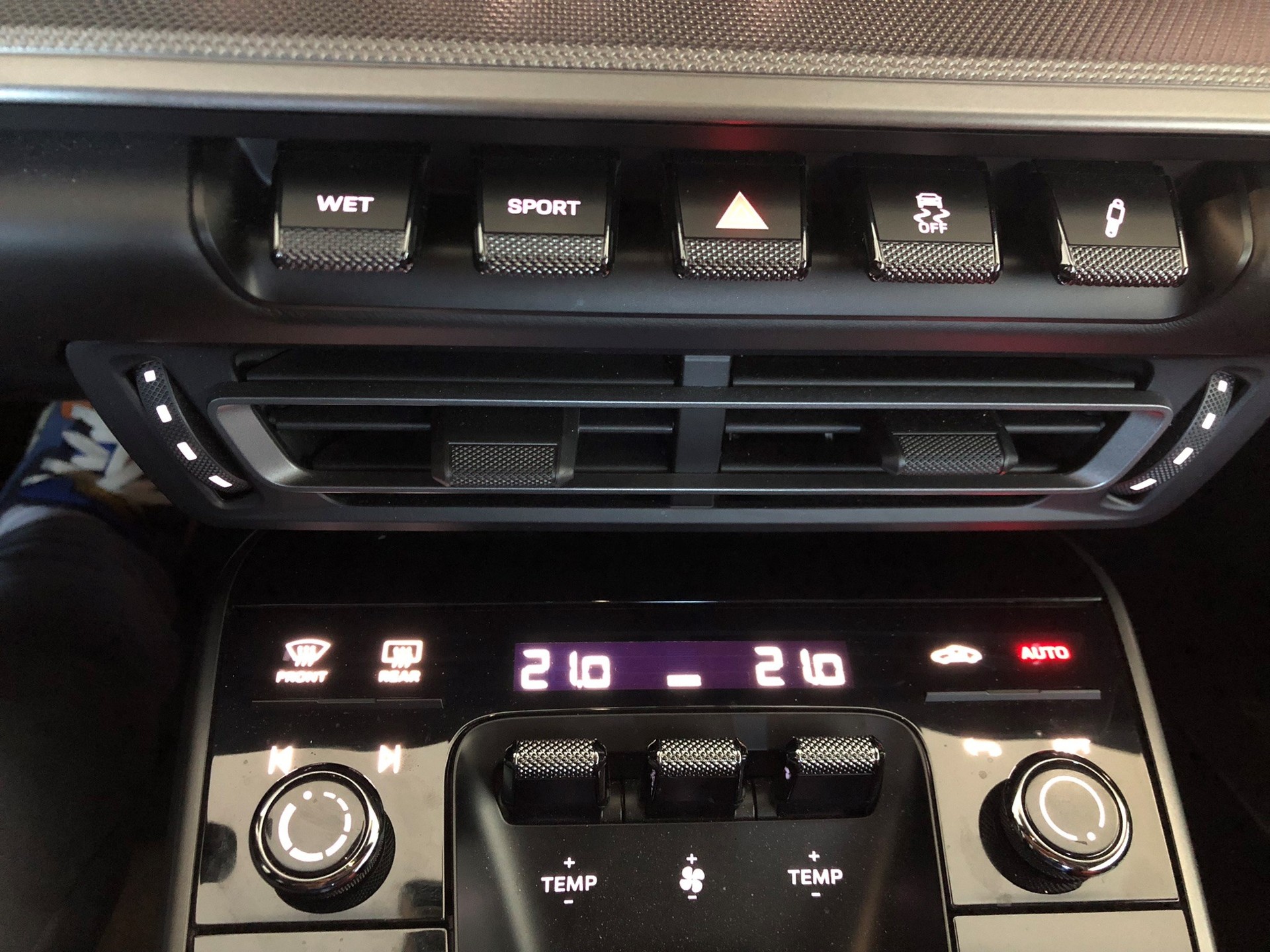PORSCHE 911 Carrera S Cabriolet PDK-image-14