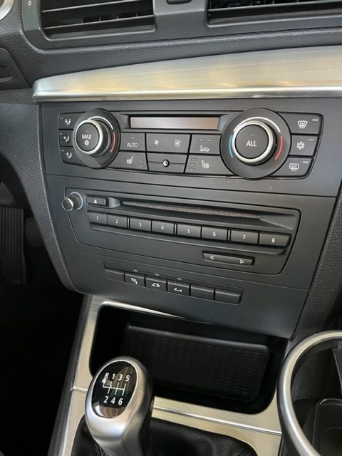 BMW 125i Cabrio-image-8
