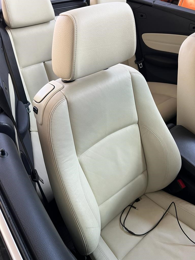 BMW 125i Cabrio-image-11