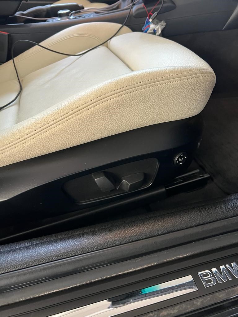 BMW 125i Cabrio-image-13