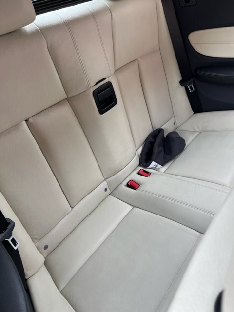 BMW 125i Cabrio-image-3