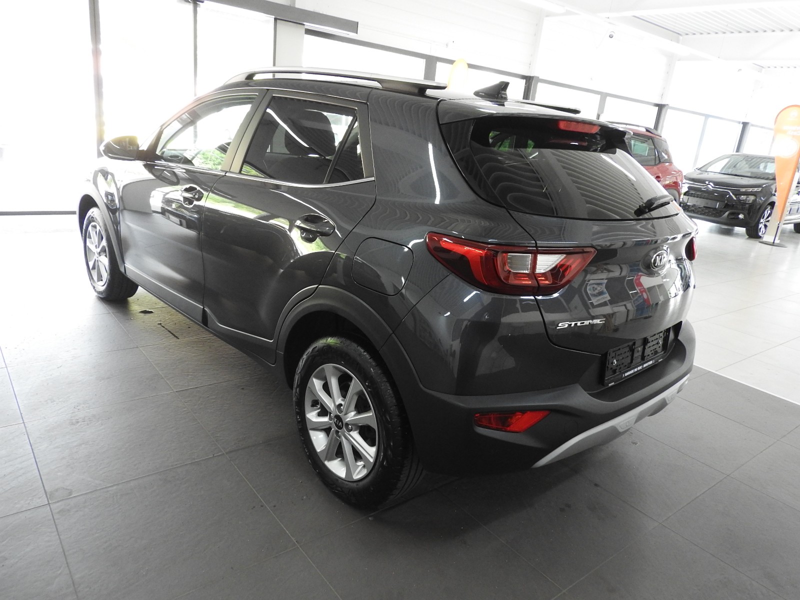 KIA Stonic 1.0 T-GDi-image-4