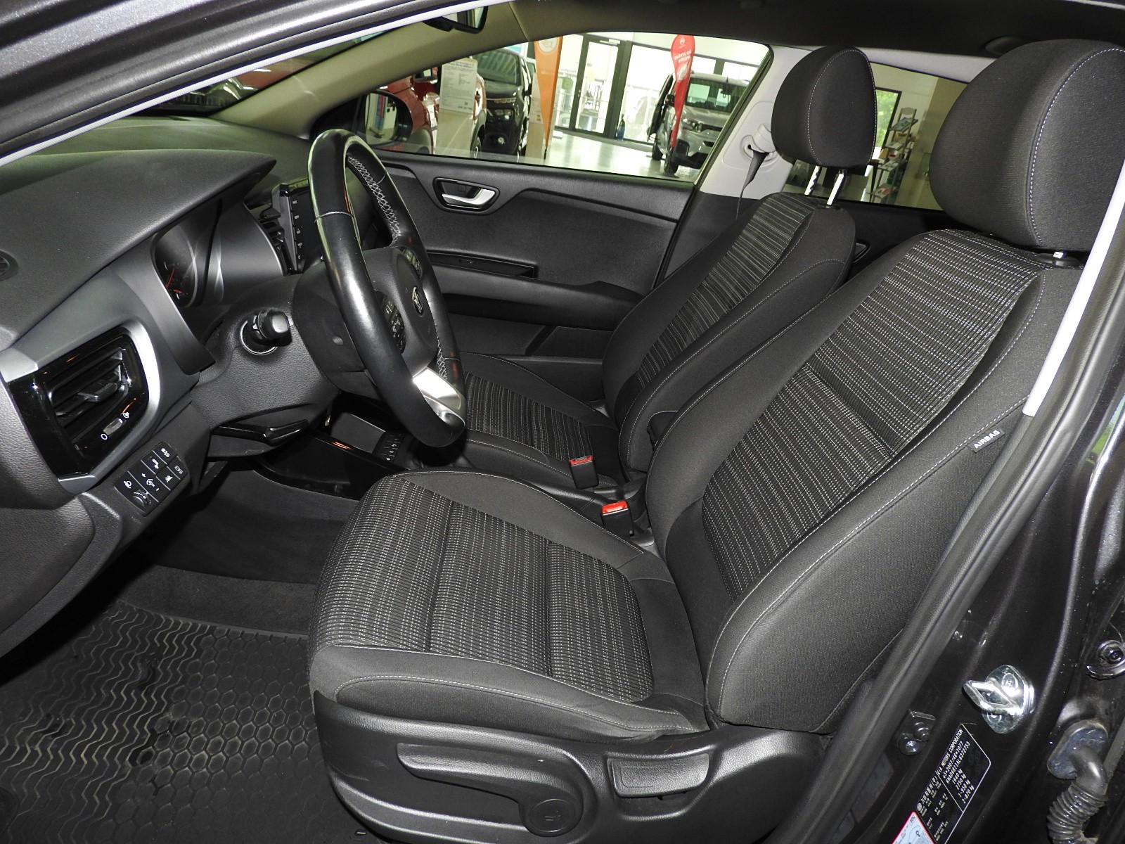 KIA Stonic 1.0 T-GDi-image-8