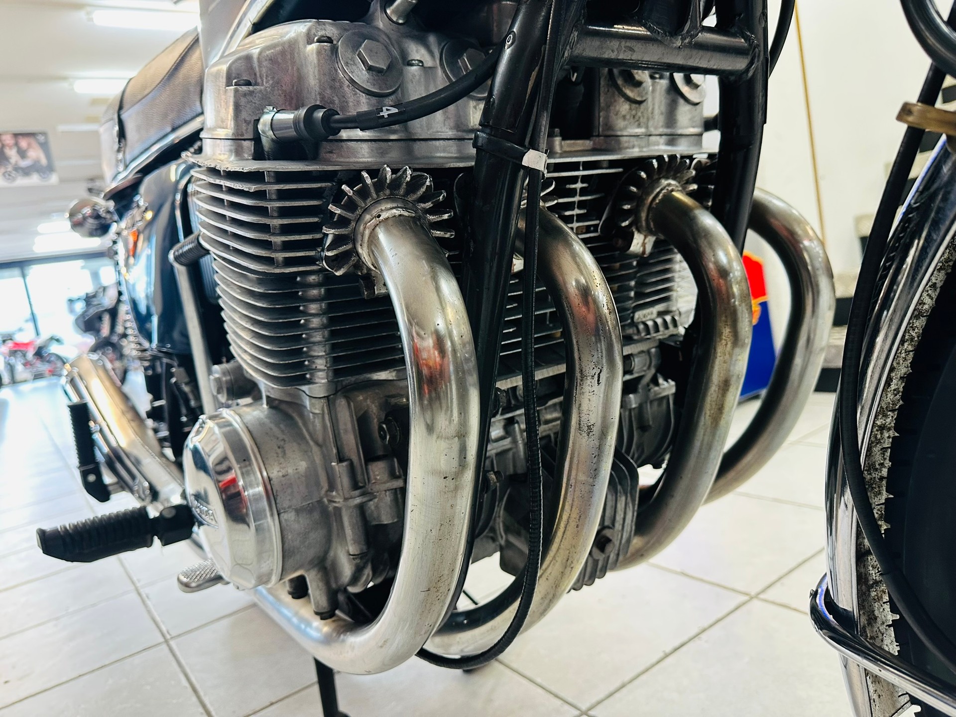 HONDA CB 750 Four K2-image-6