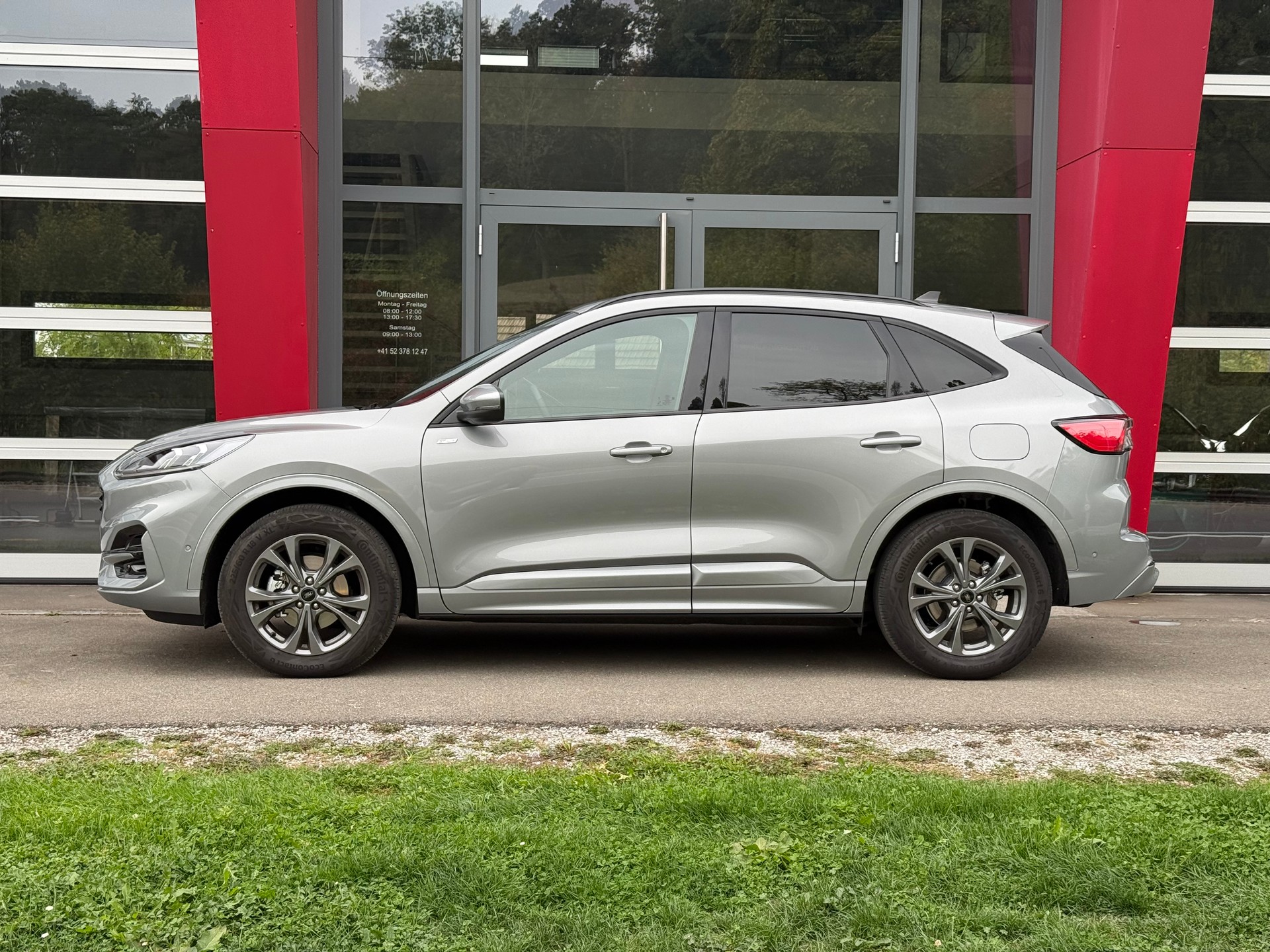 FORD Kuga 2.5 FHEV ST-Line X 4WD LEASING AB 411.21 CHF / MONAT-image-1