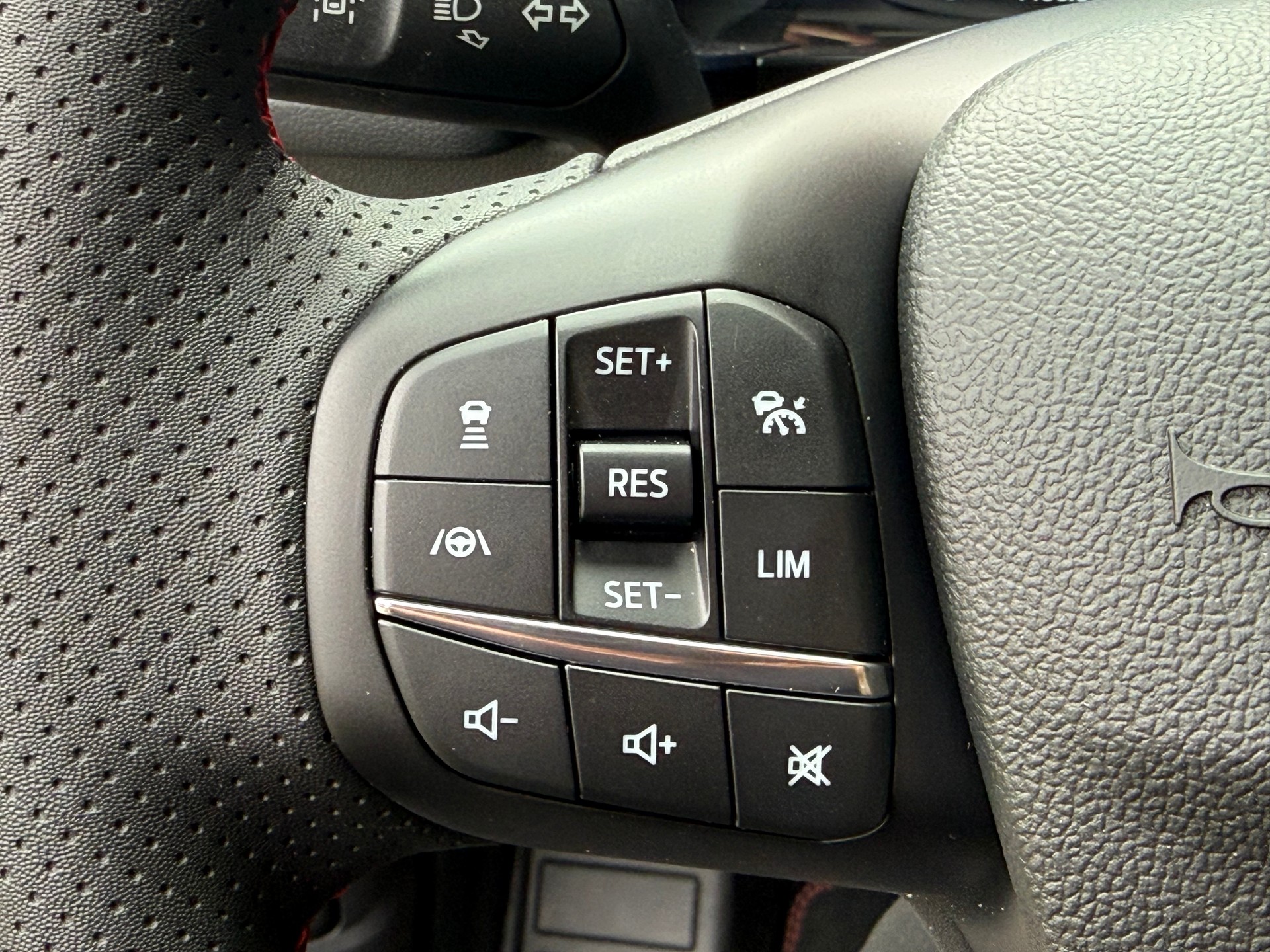 FORD Kuga 2.5 FHEV ST-Line X 4WD LEASING AB 411.21 CHF / MONAT-image-14