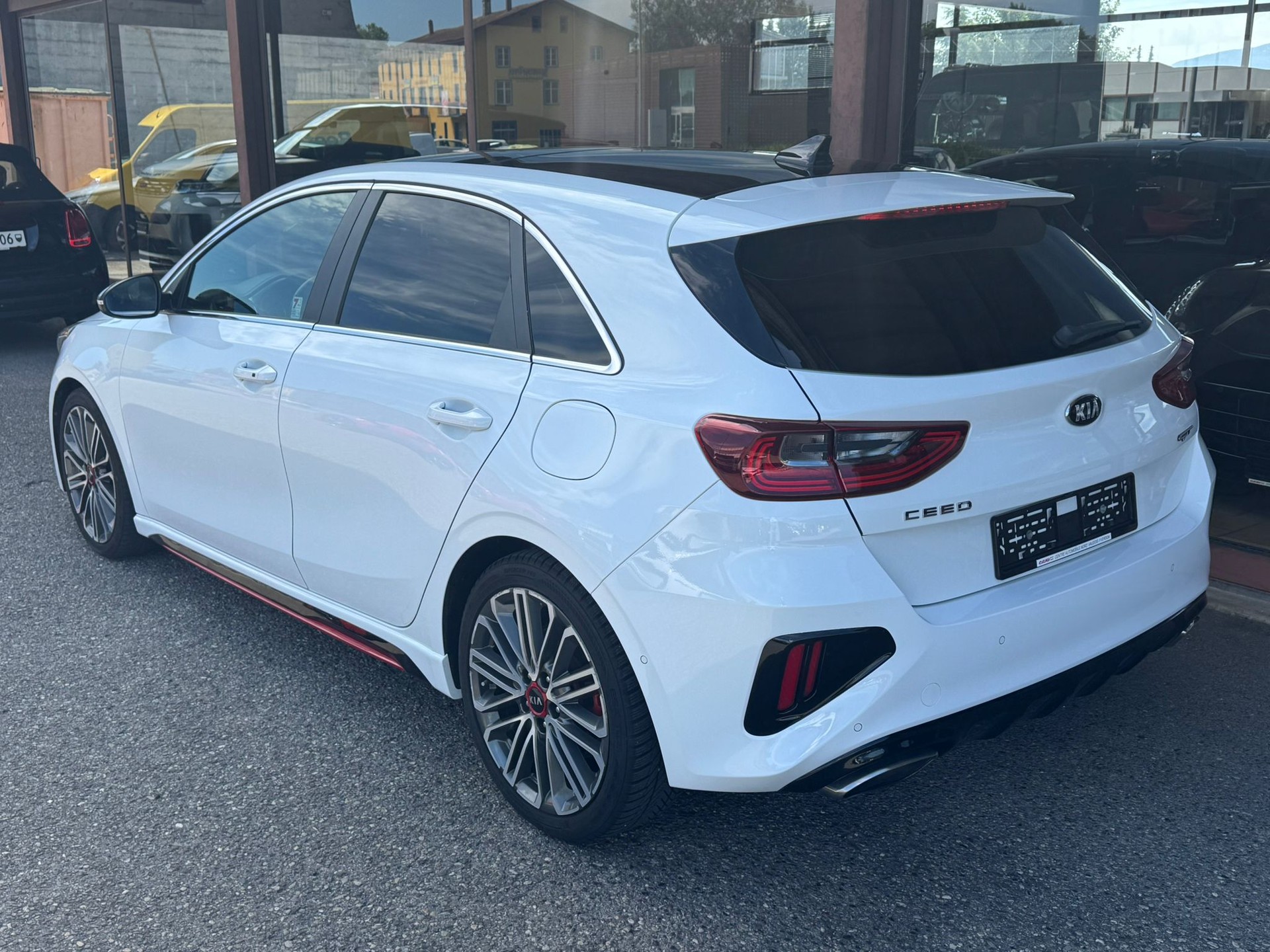 KIA Ceed 1.6 T-GDi GT DCT-image-3