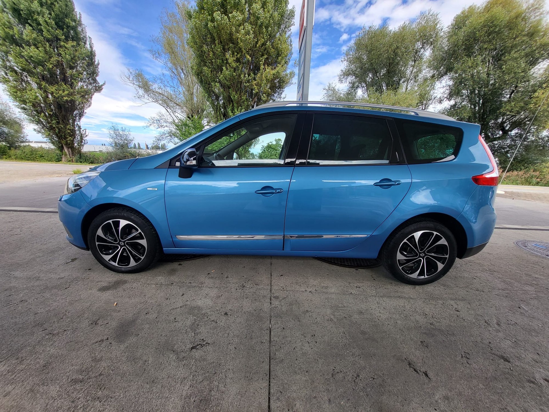 RENAULT Grand Scénic 1.5 dCi Limited EDC-image-6
