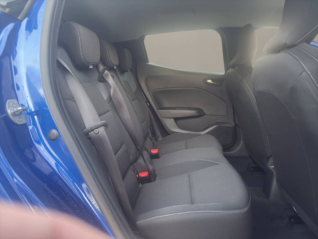 MITSUBISHI Colt 1.6 HEV Invite+-image-12