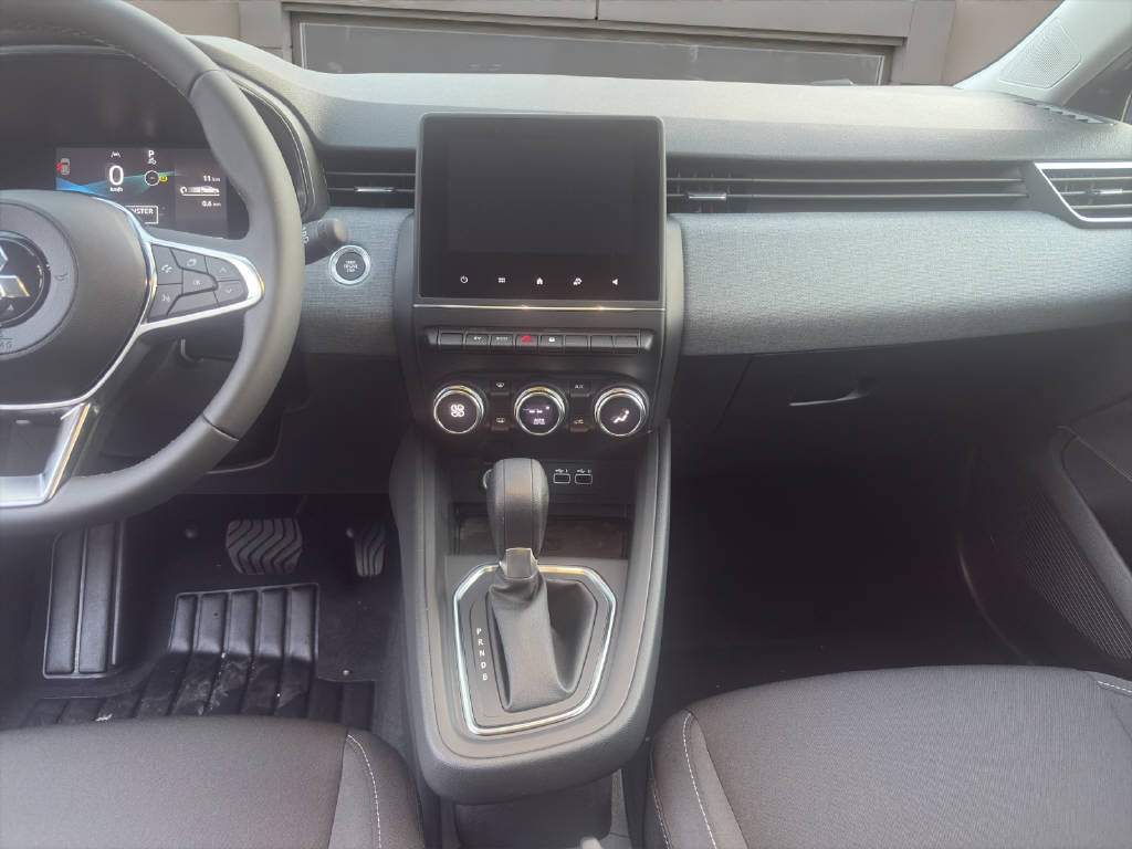 MITSUBISHI Colt 1.6 HEV Invite+-image-11