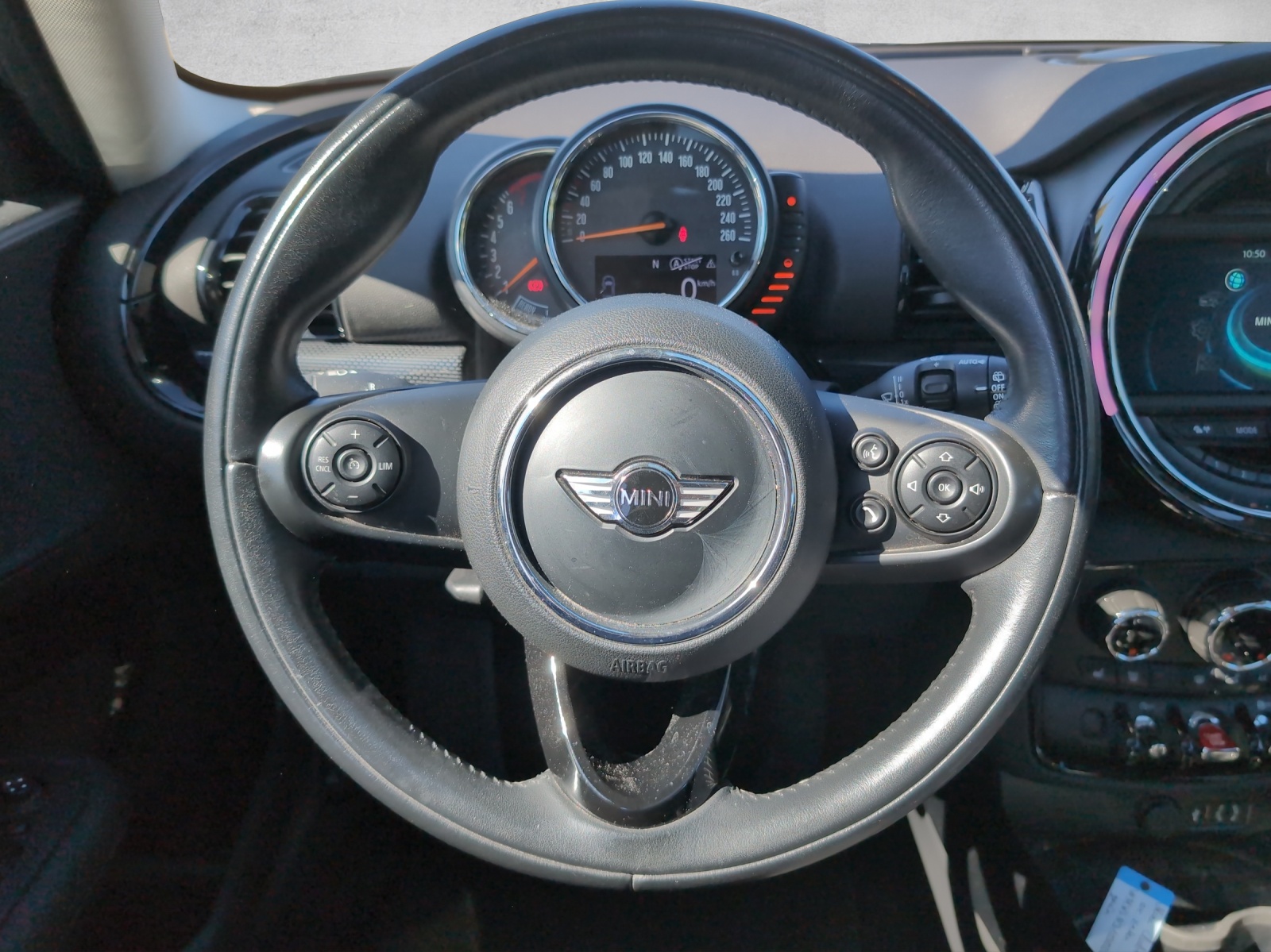 MINI Clubman Cooper-image-8