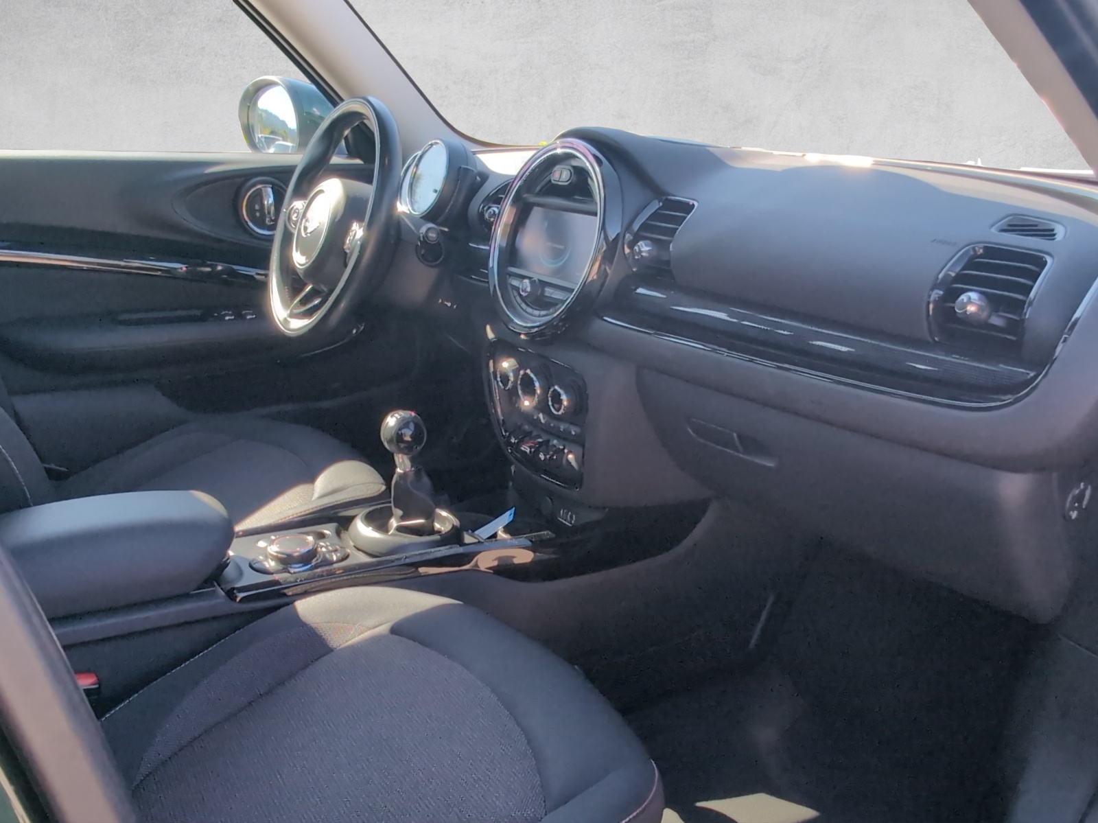 MINI Clubman Cooper-image-10